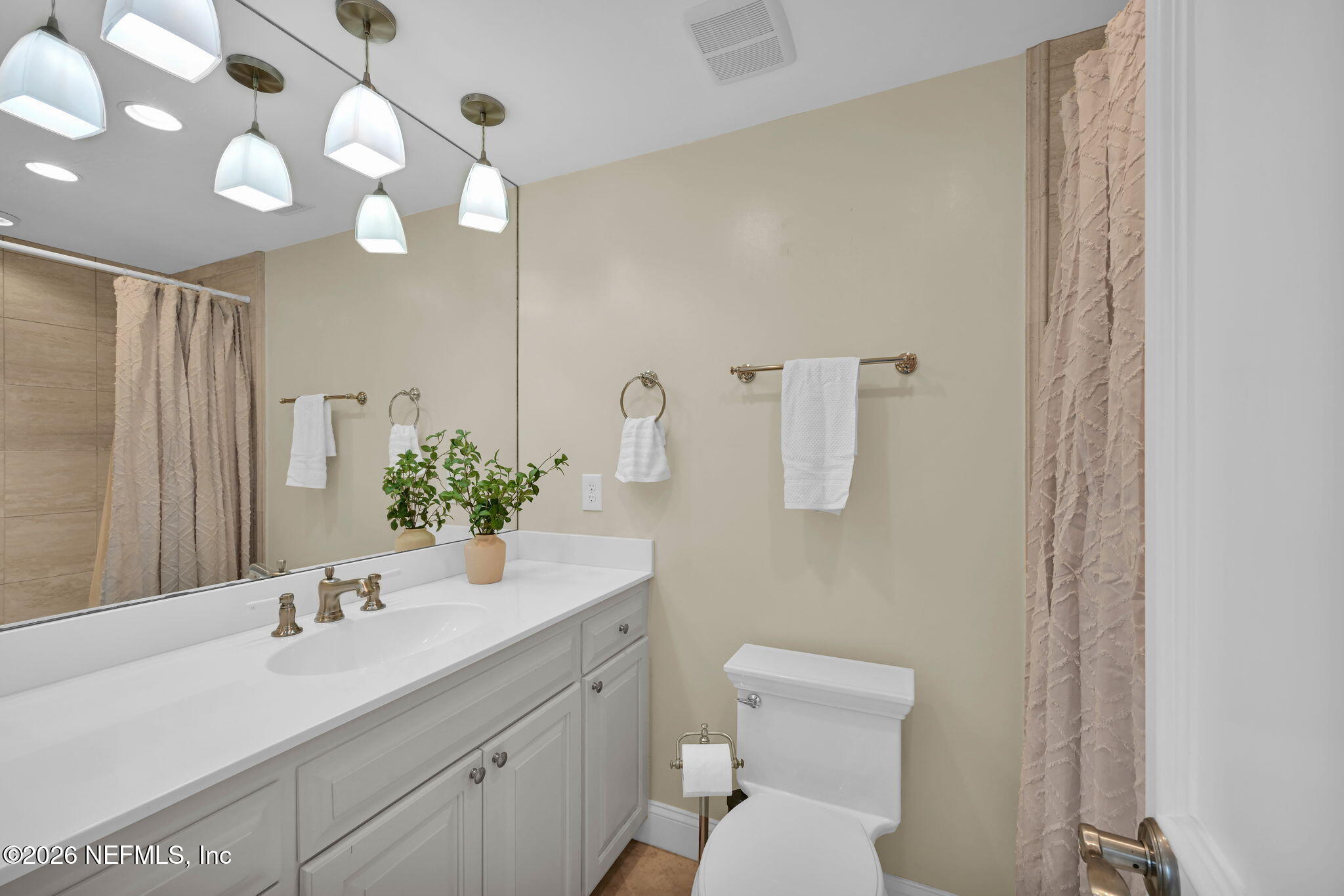 1596 LANCASTER Terrace 3B