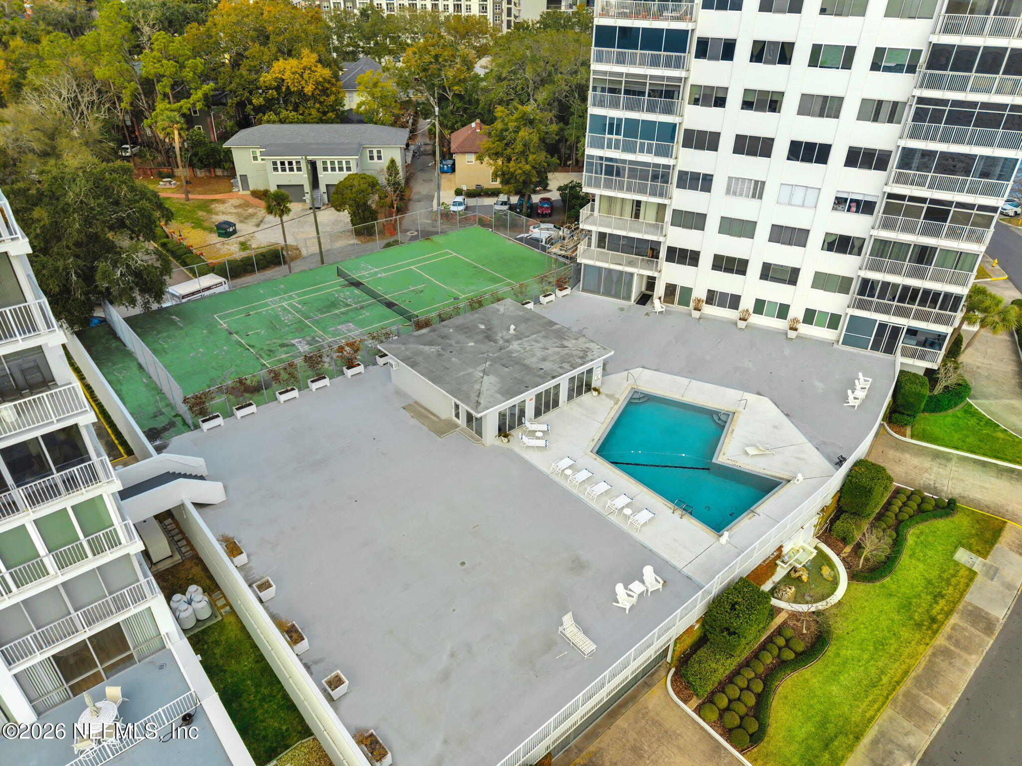 1596 LANCASTER Terrace 3B