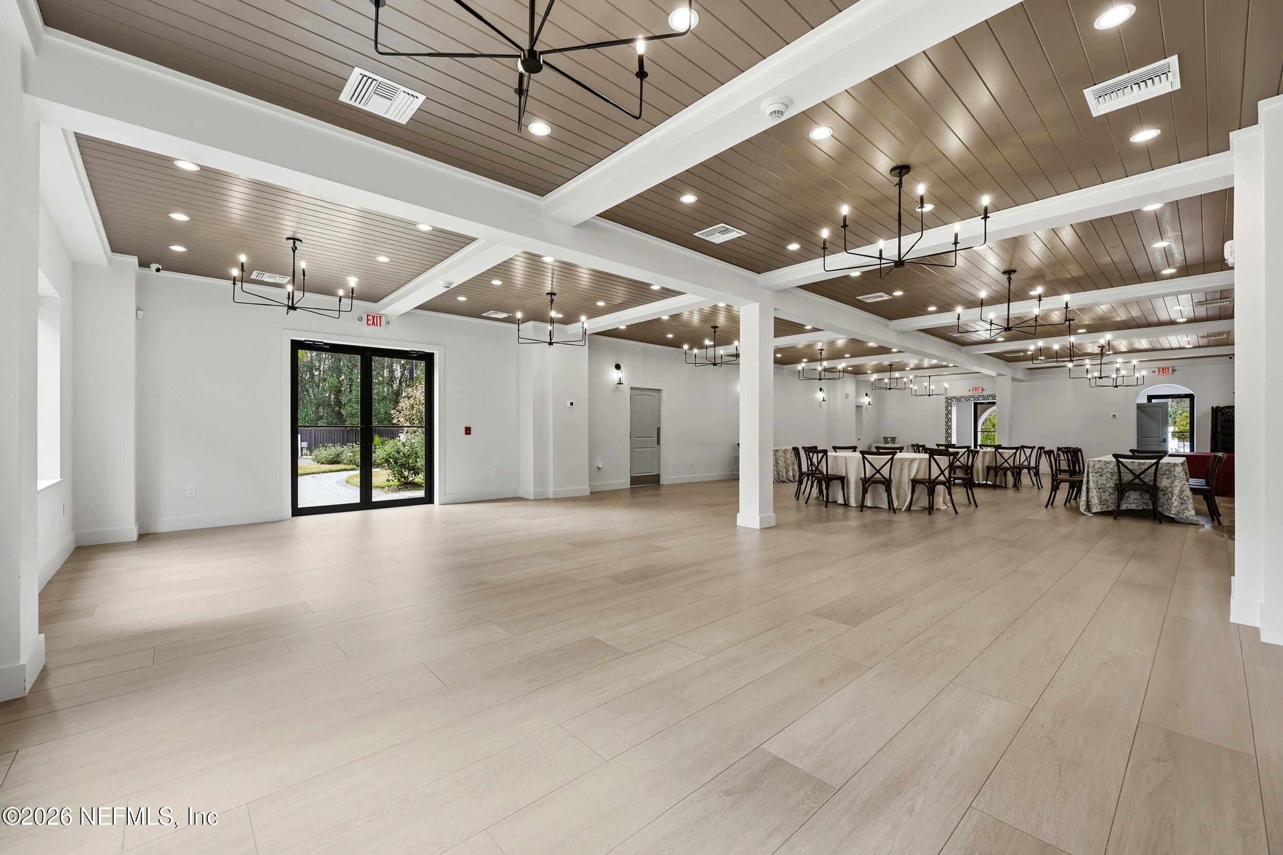 13535 W BEAVER Street