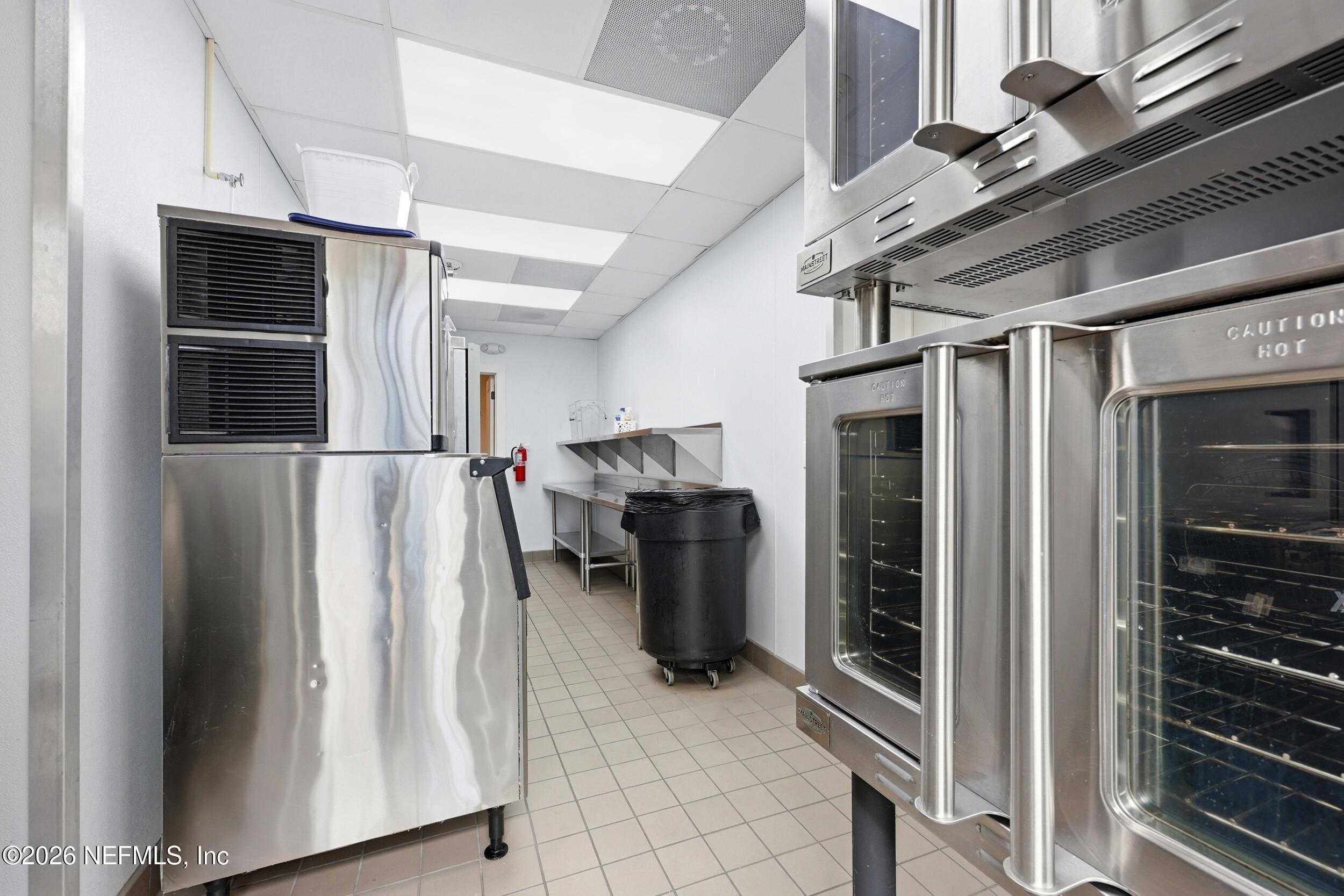 13535 W BEAVER Street