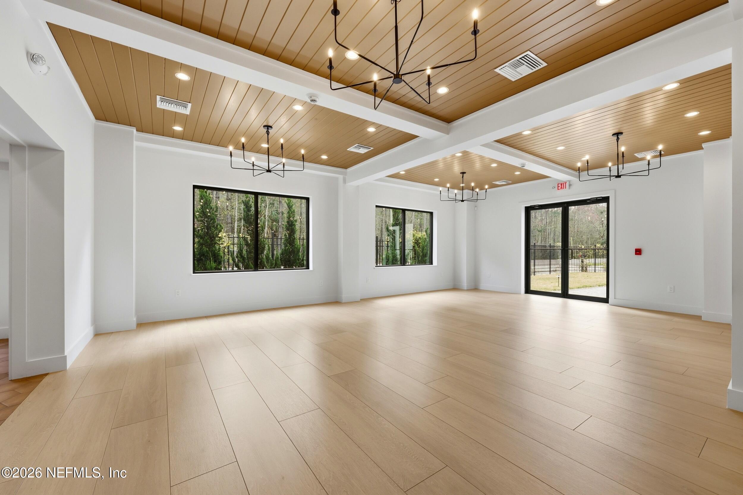 13535 W BEAVER Street