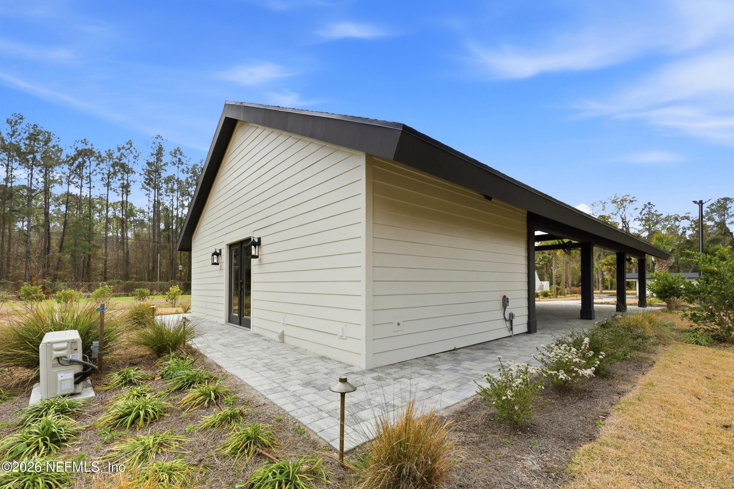 13535 W BEAVER Street