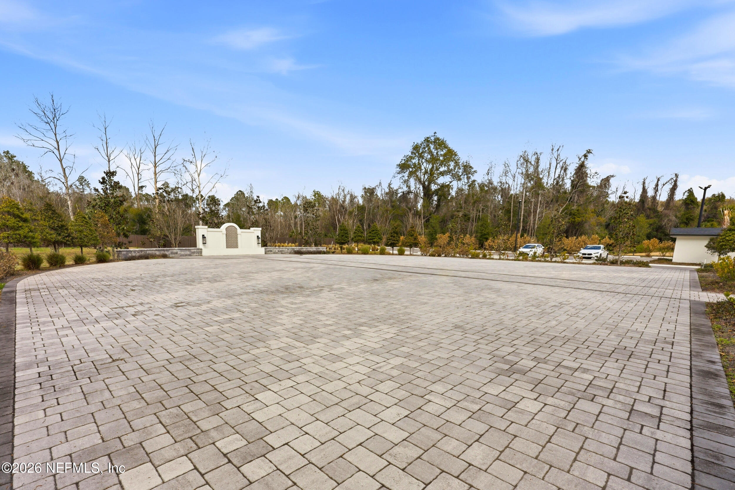 13535 W BEAVER Street