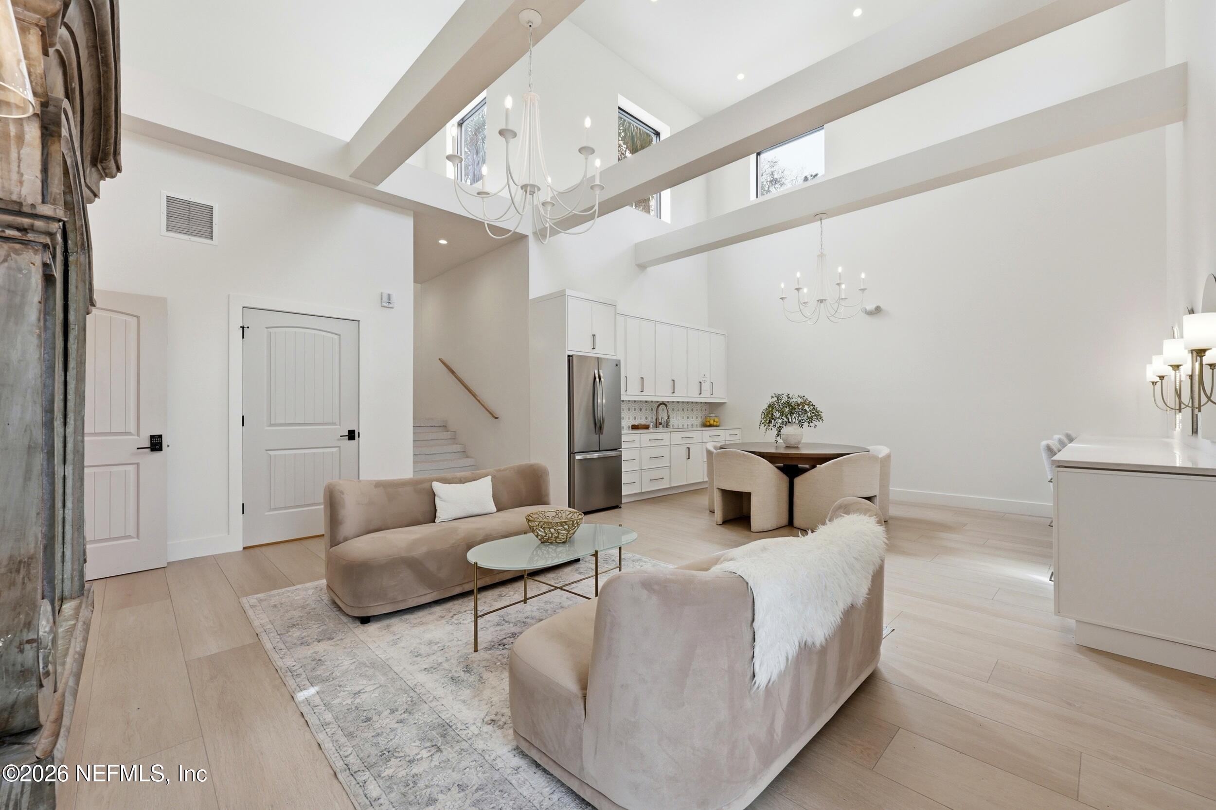 13535 W BEAVER Street