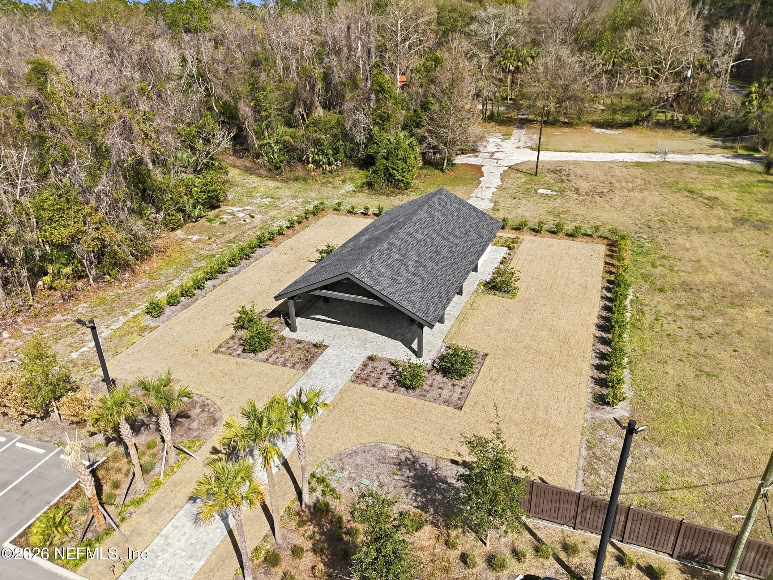 13535 W BEAVER Street