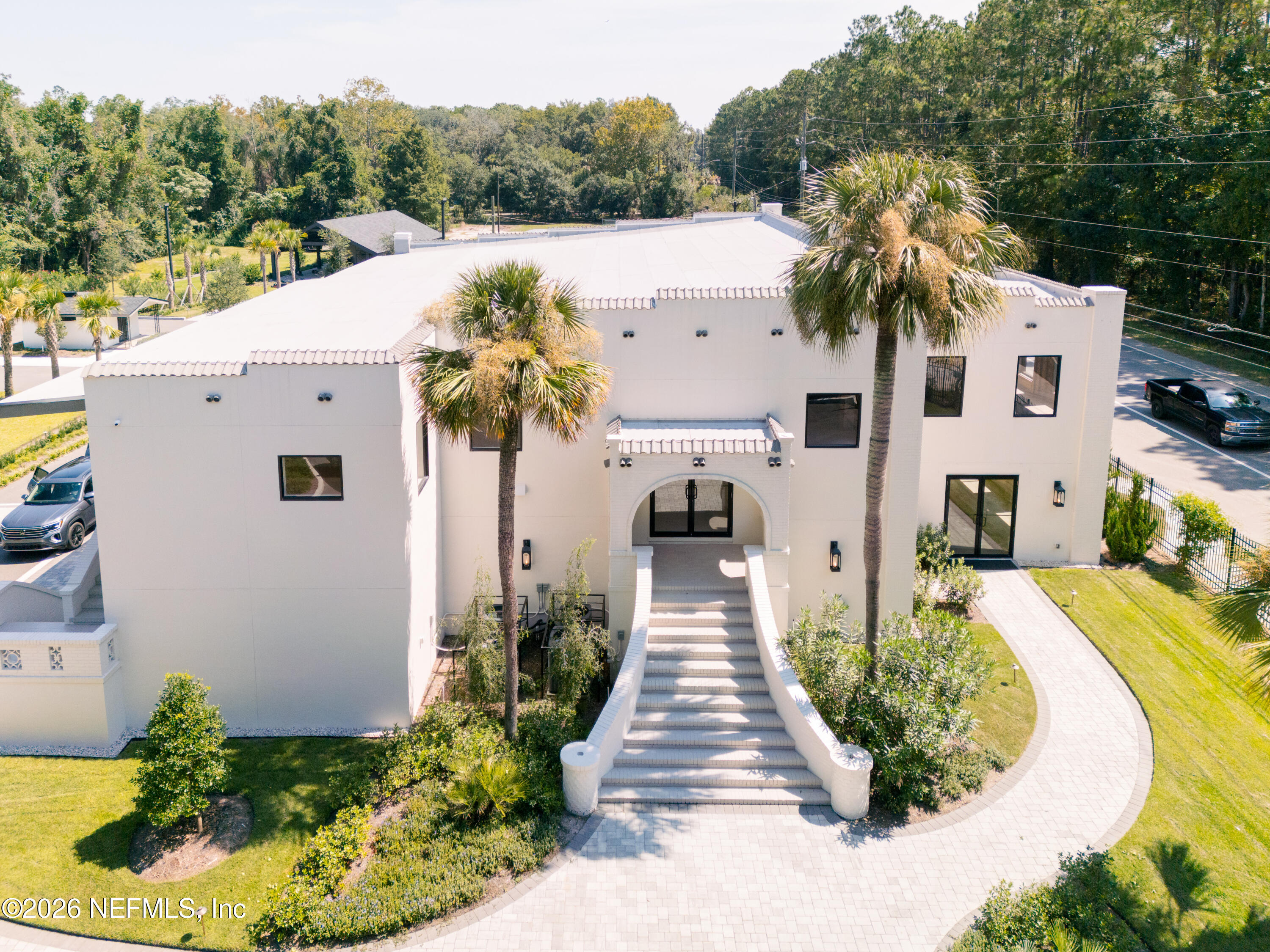 13535 W BEAVER Street