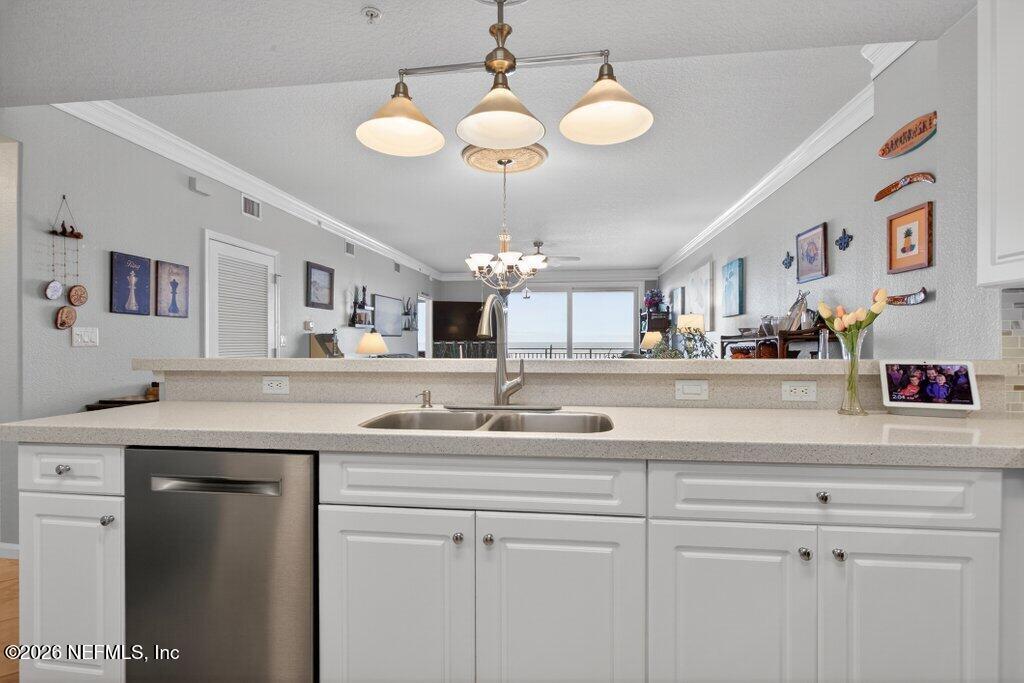 80 SURFVIEW Drive 611