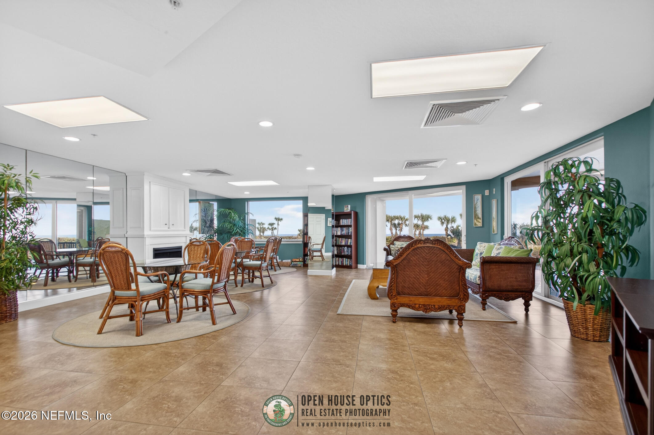 80 SURFVIEW Drive 611