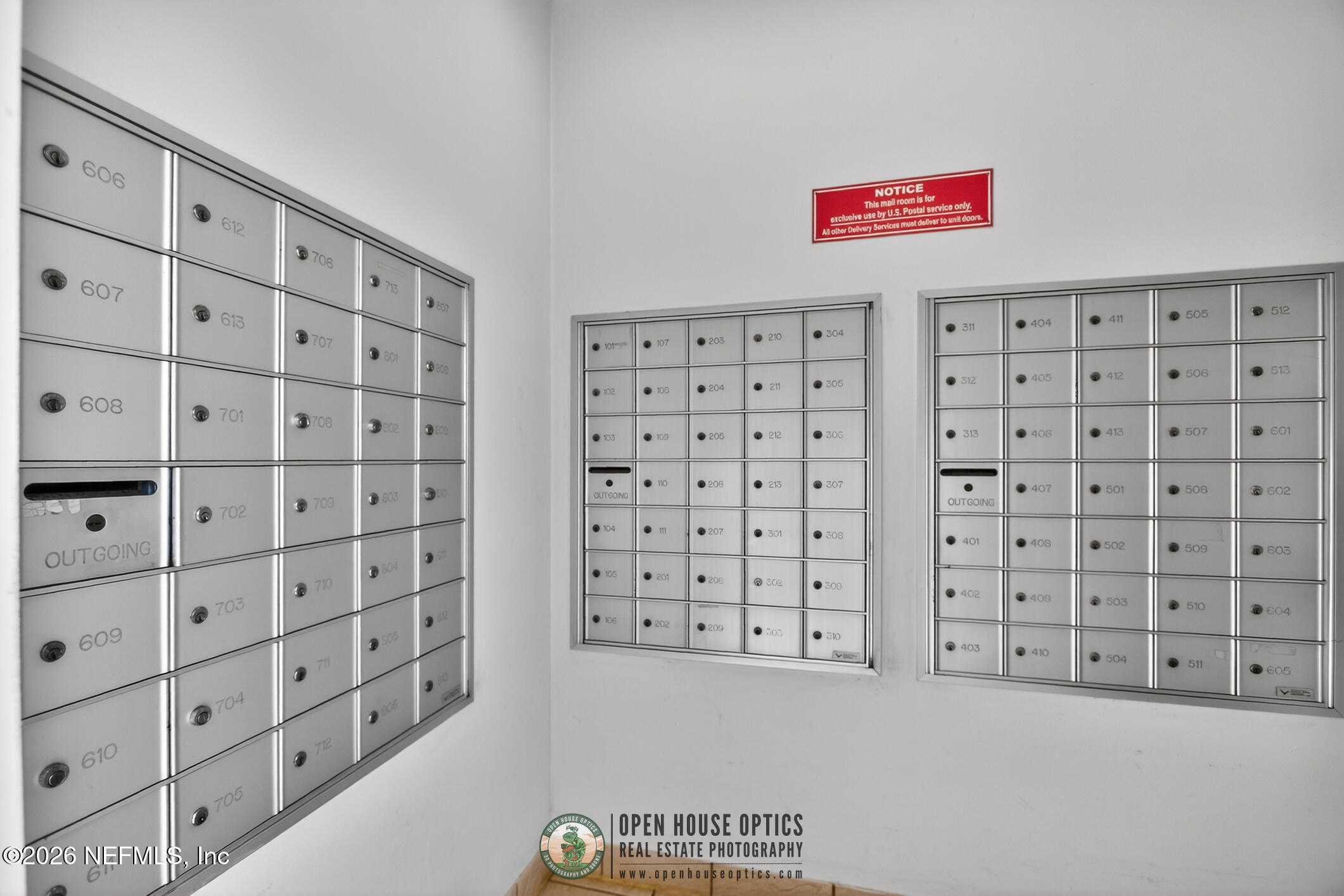 80 SURFVIEW Drive 611