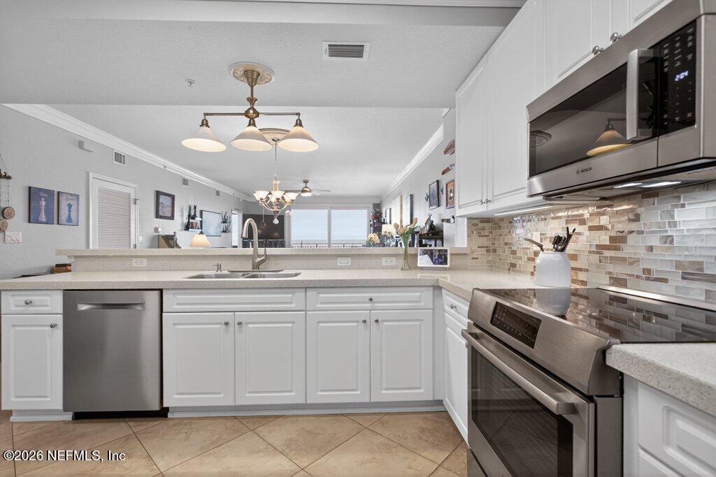 80 SURFVIEW Drive 611