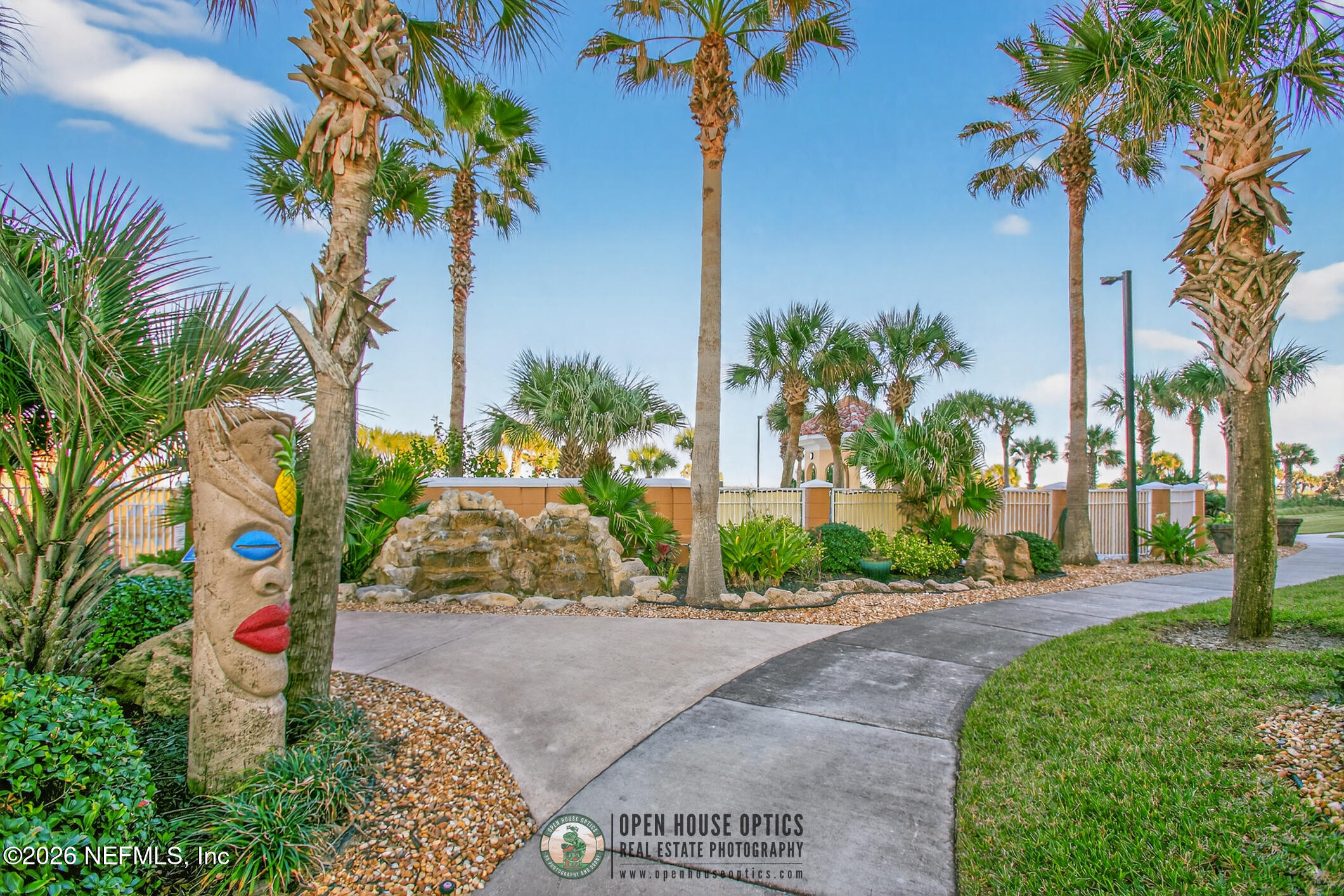 80 SURFVIEW Drive 611