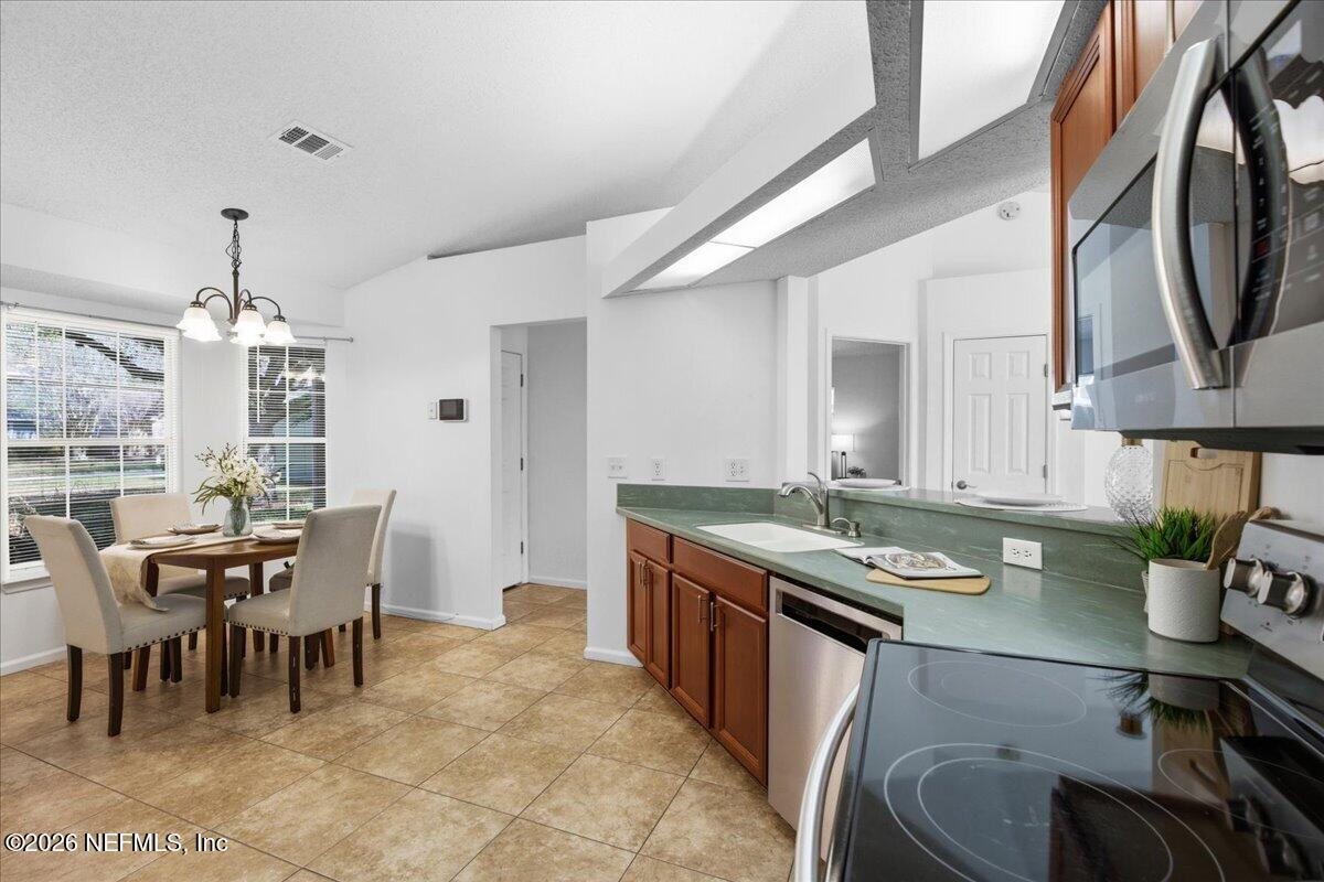 13226 MENDENHALL Place