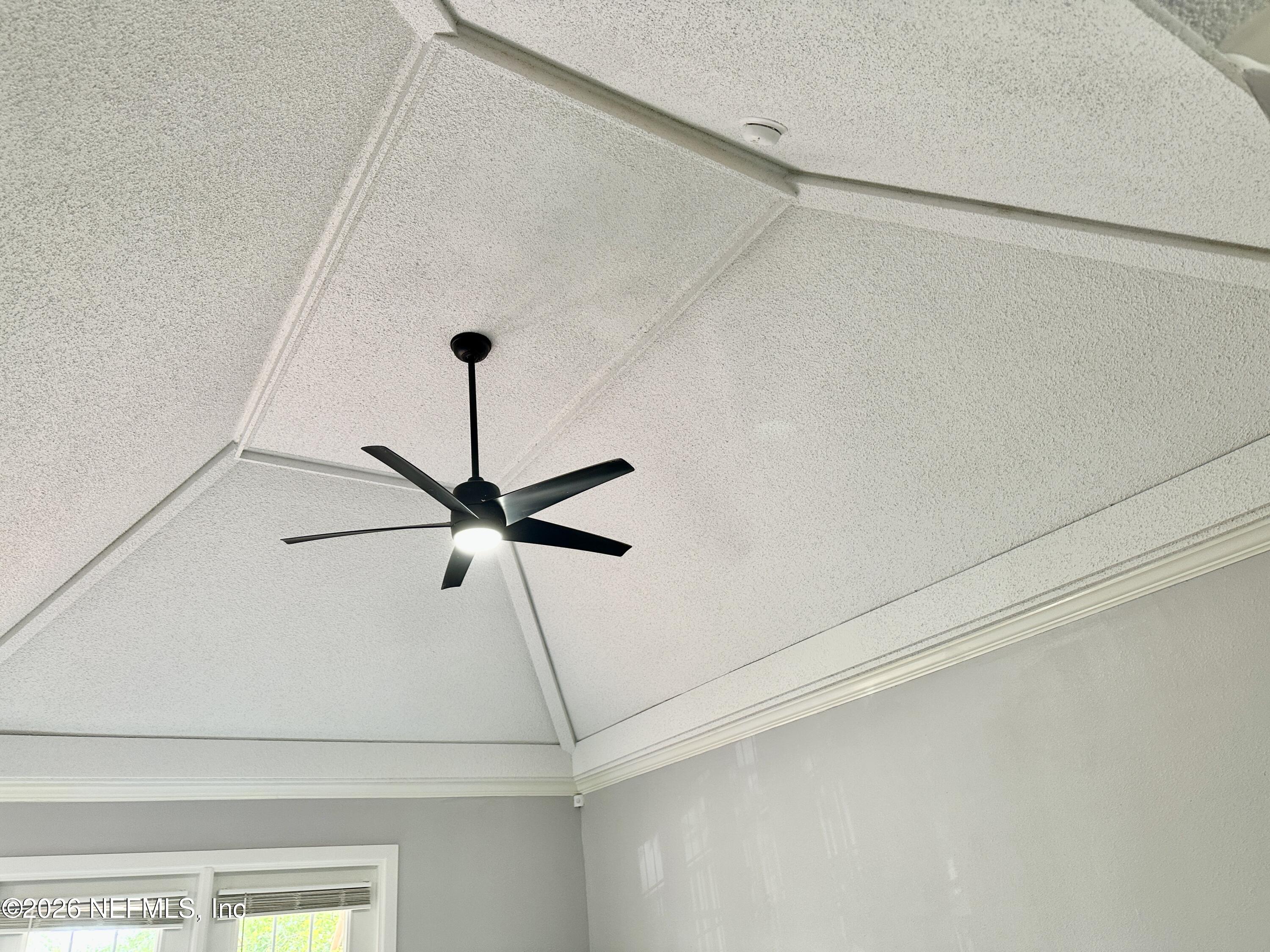 3878 LA MIRADA Drive N 8