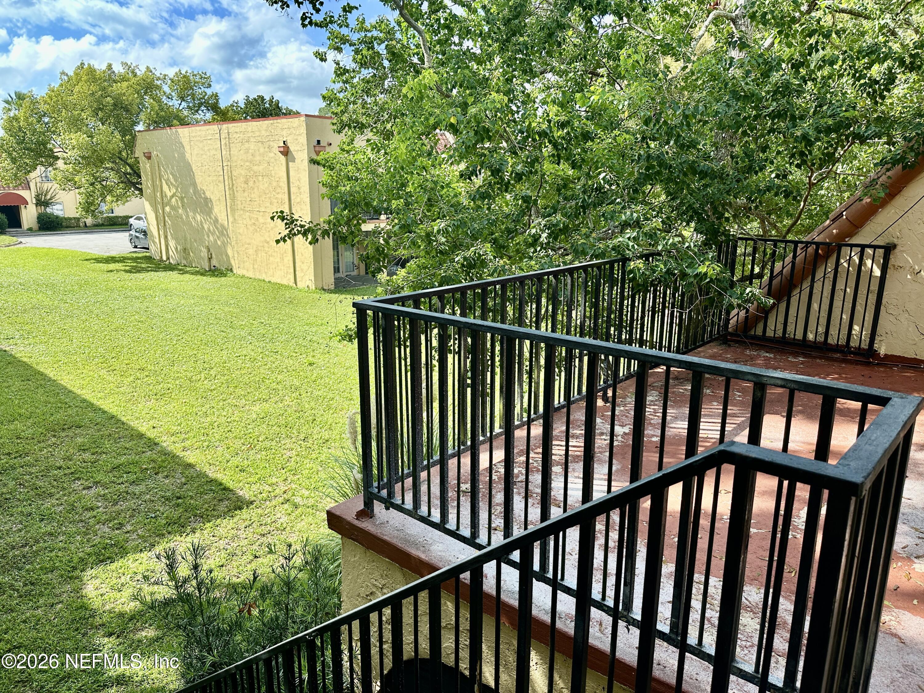 3878 LA MIRADA Drive N 8