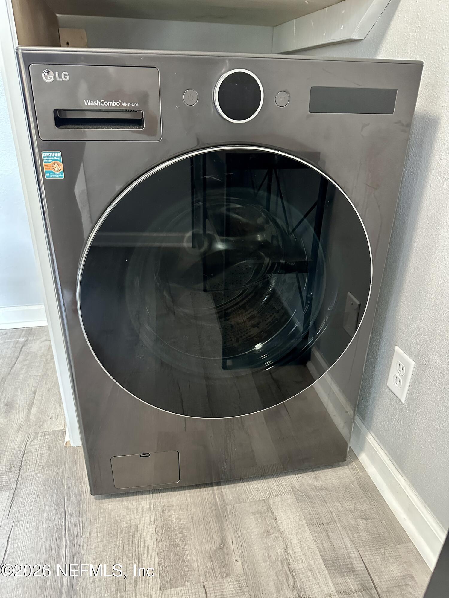 3878 LA MIRADA Drive N 8