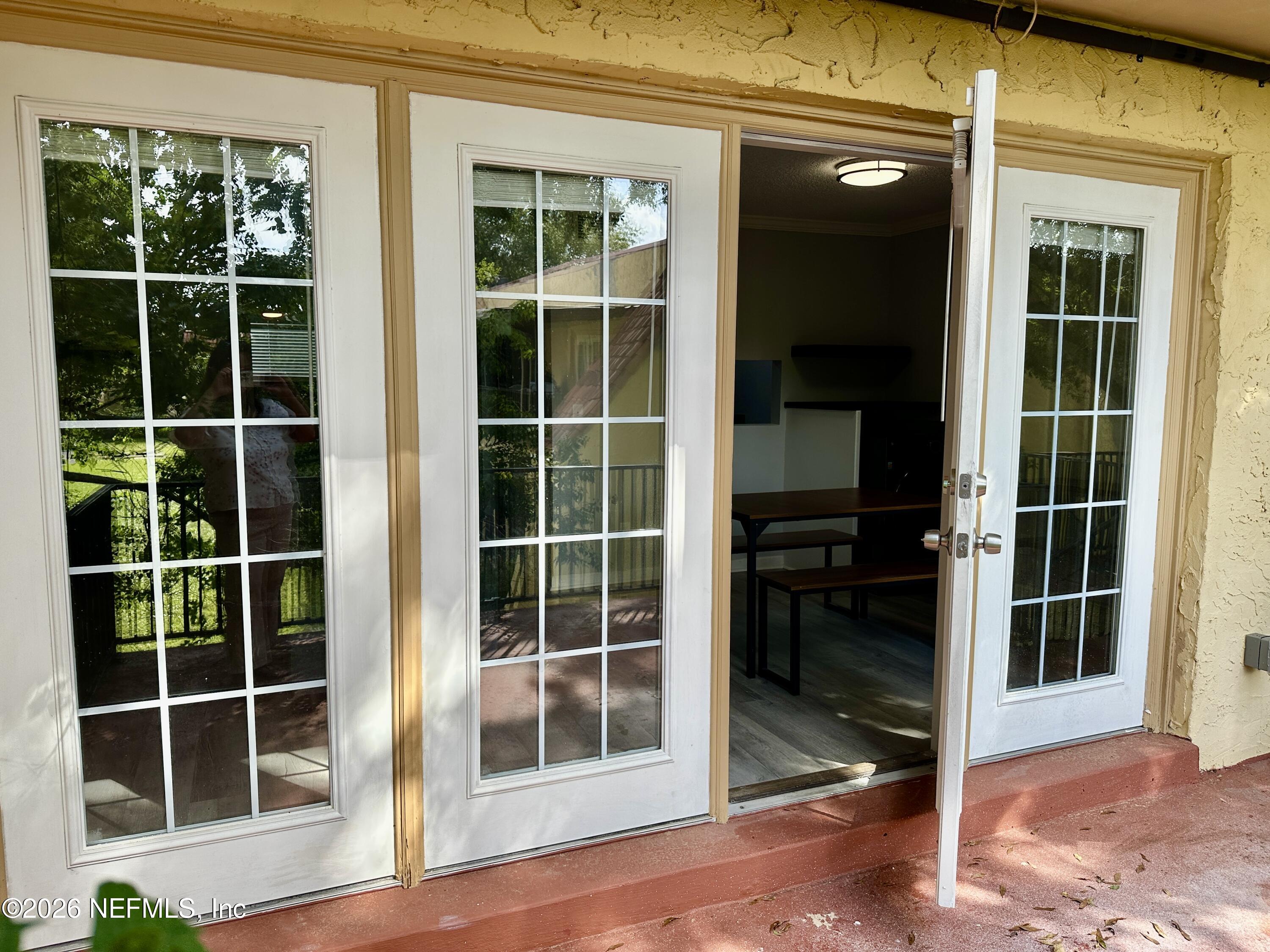 3878 LA MIRADA Drive N 8