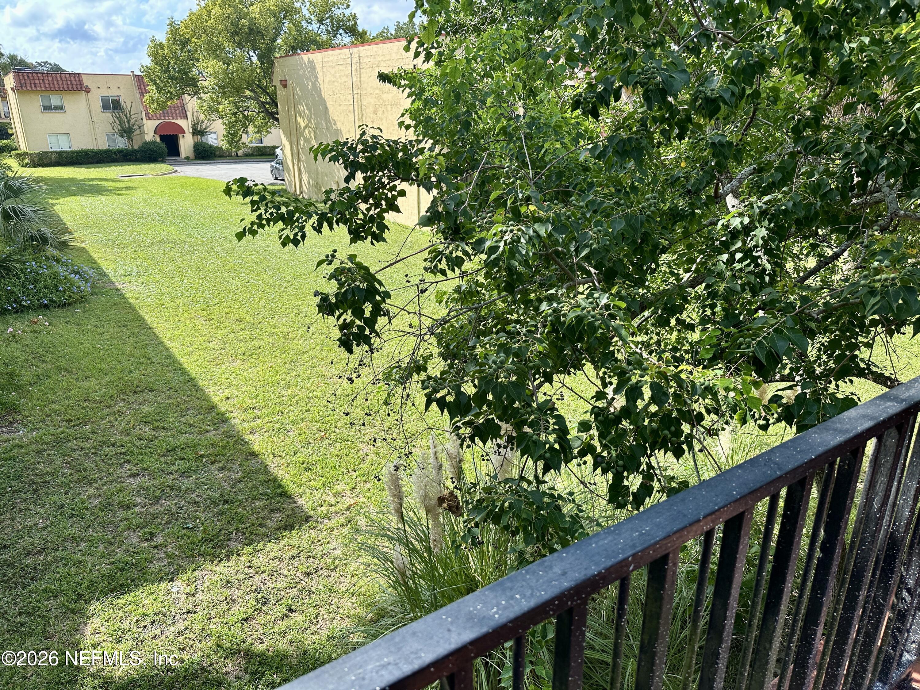 3878 LA MIRADA Drive N 8