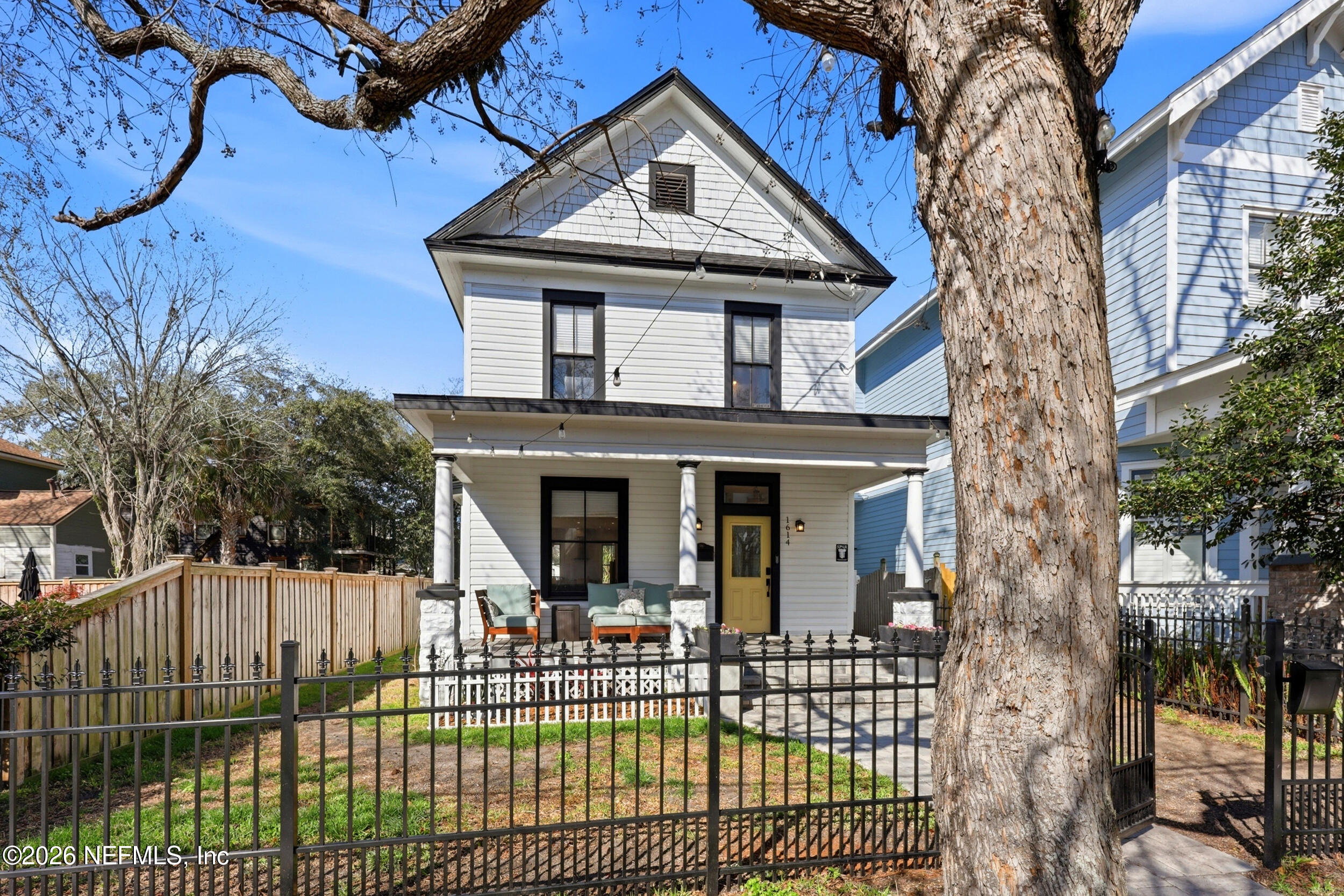 1614 N MARKET Street