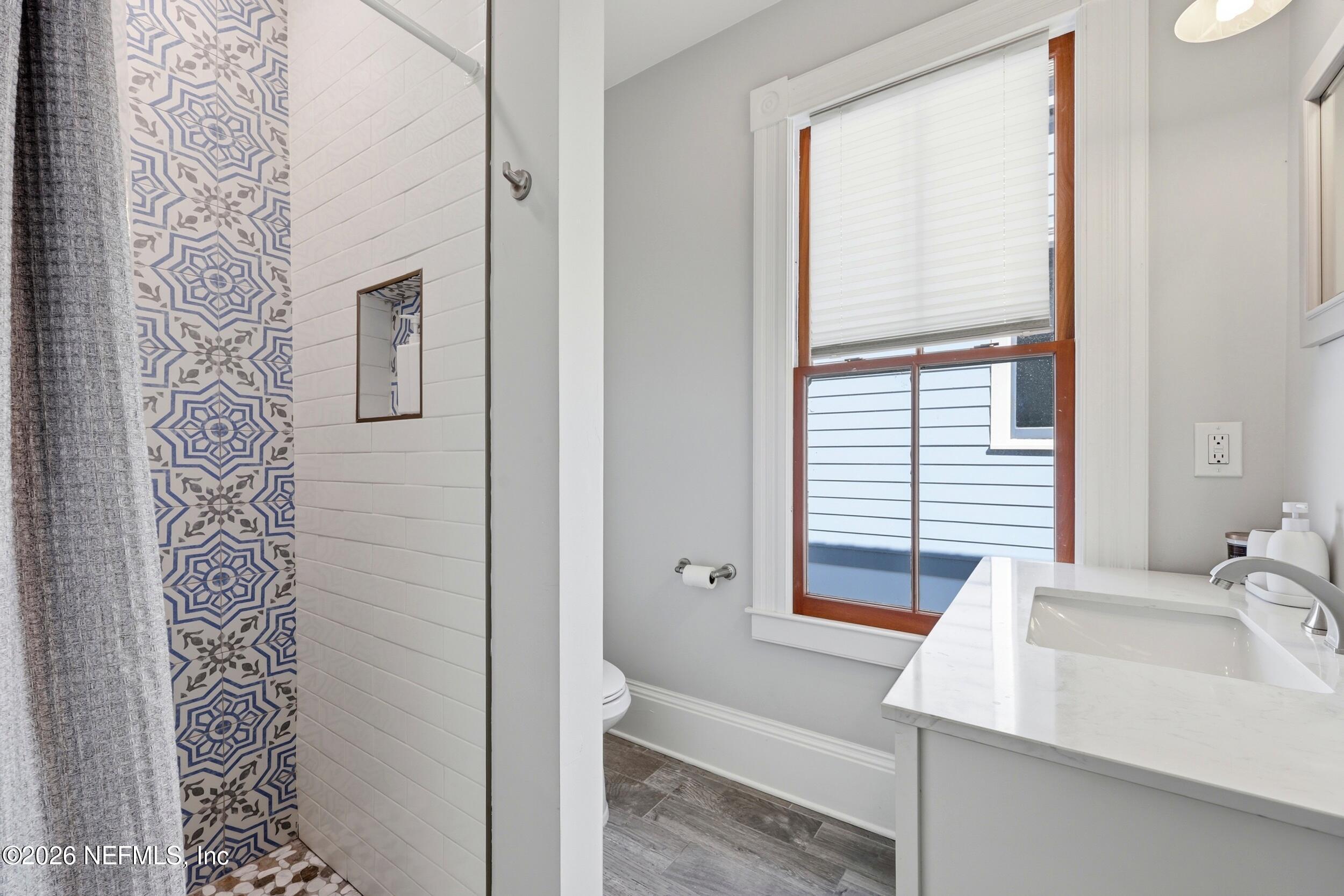 1614 N MARKET Street