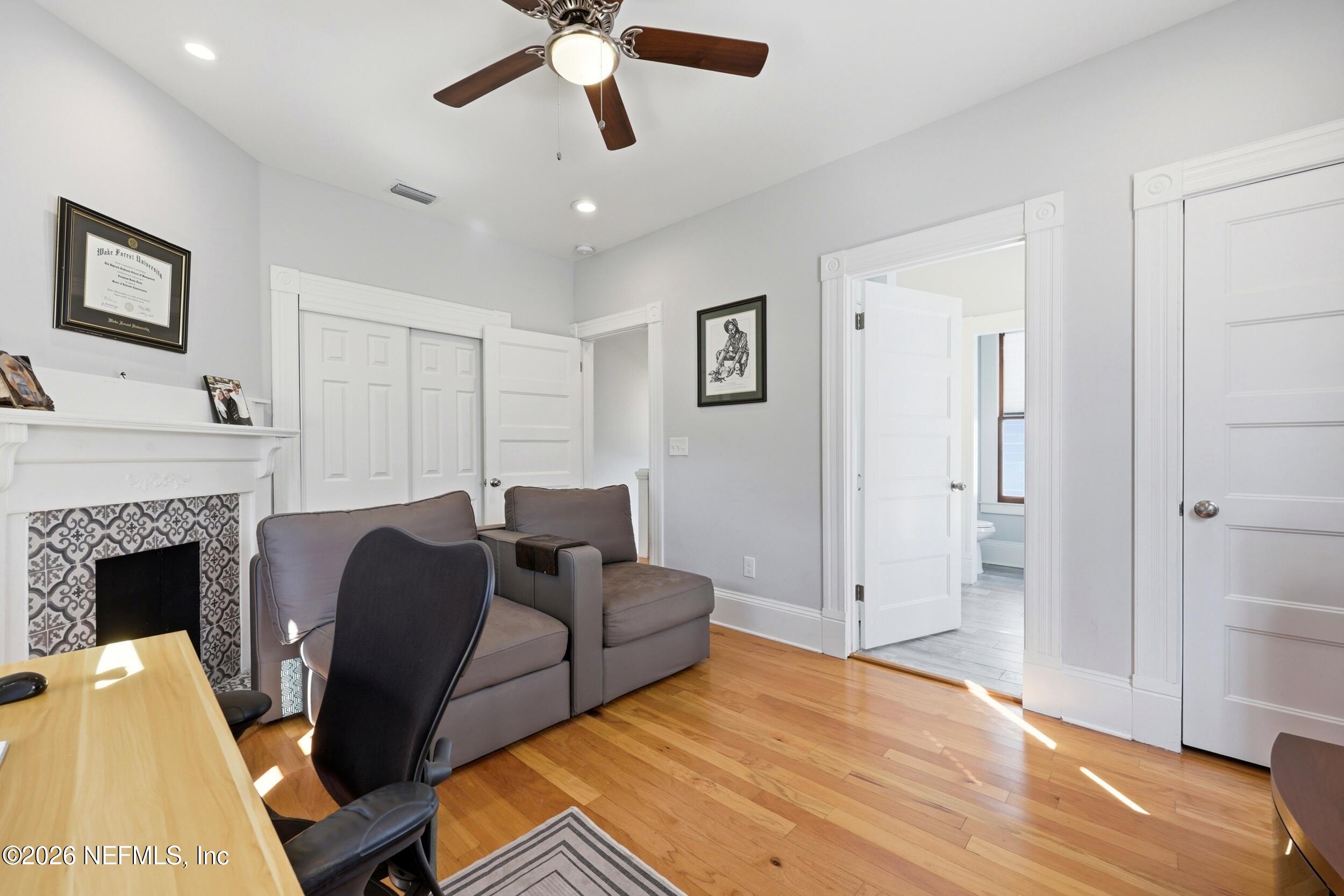 1614 N MARKET Street