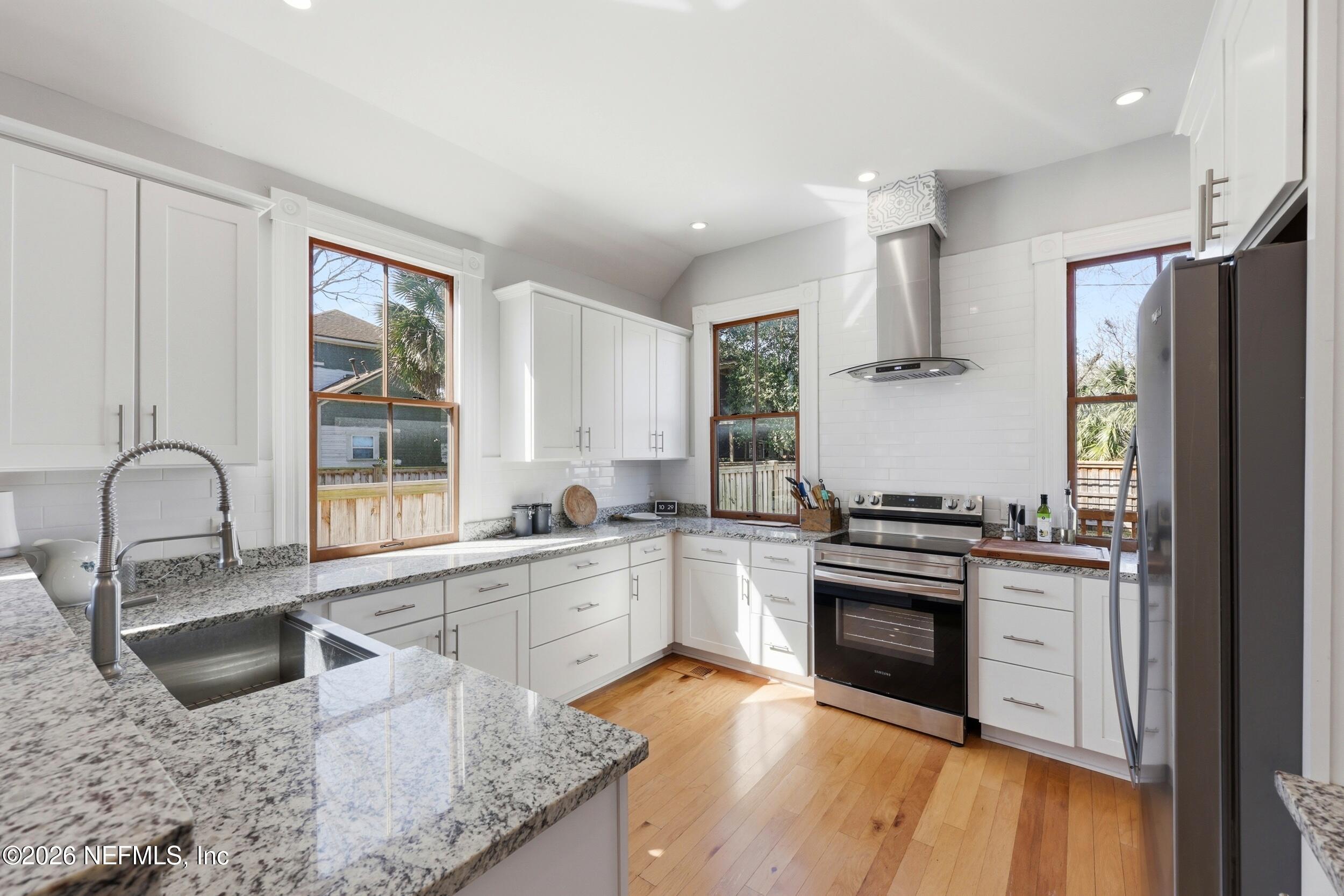 1614 N MARKET Street