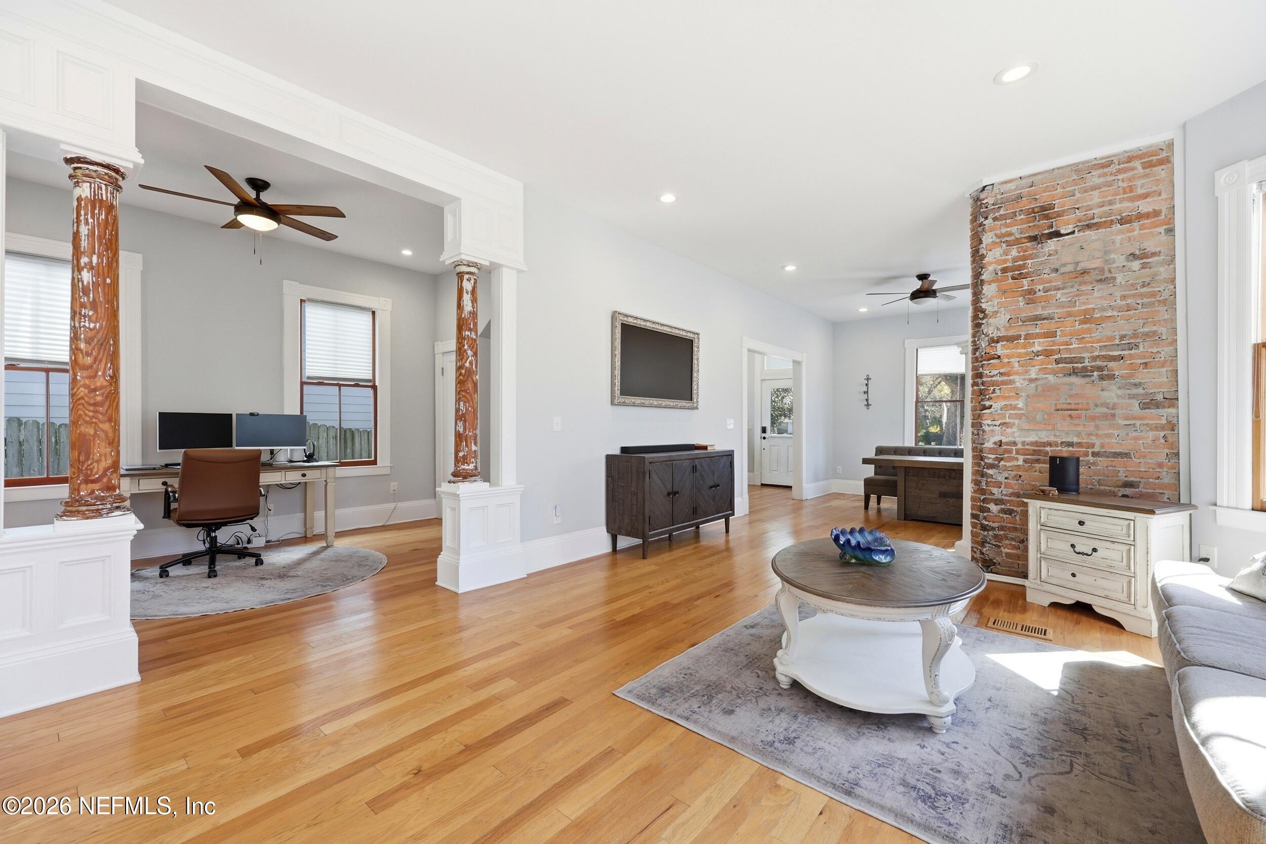 1614 N MARKET Street