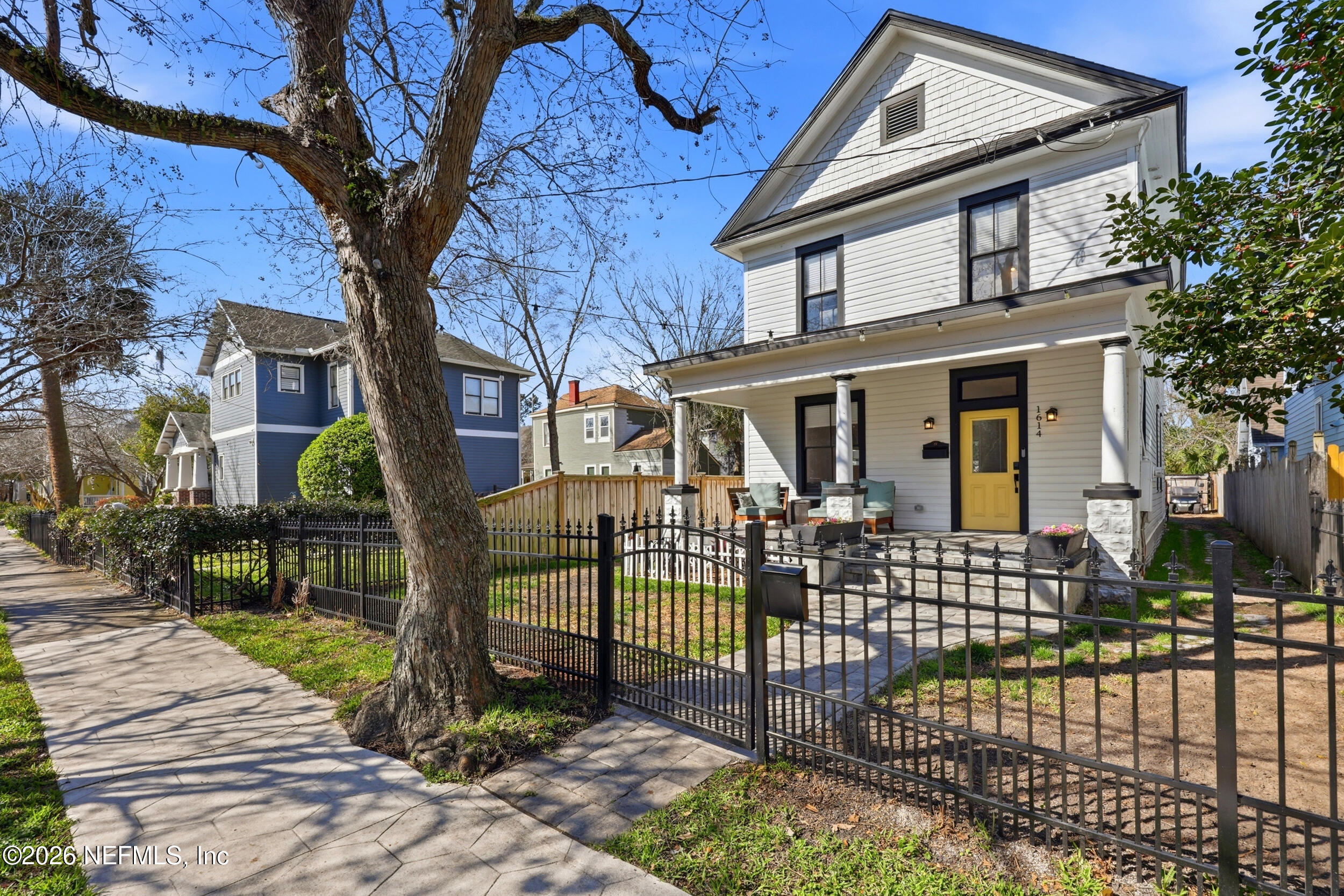 1614 N MARKET Street