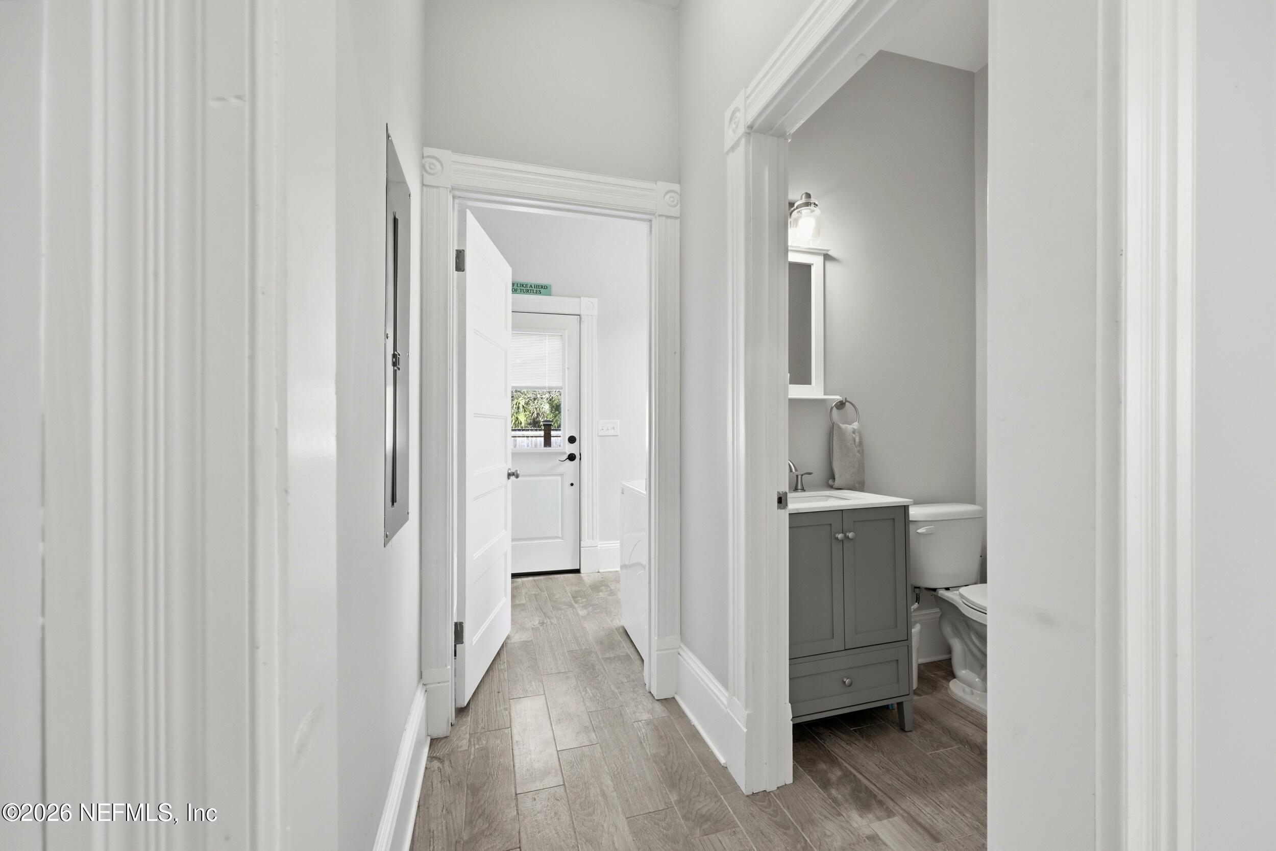 1614 N MARKET Street