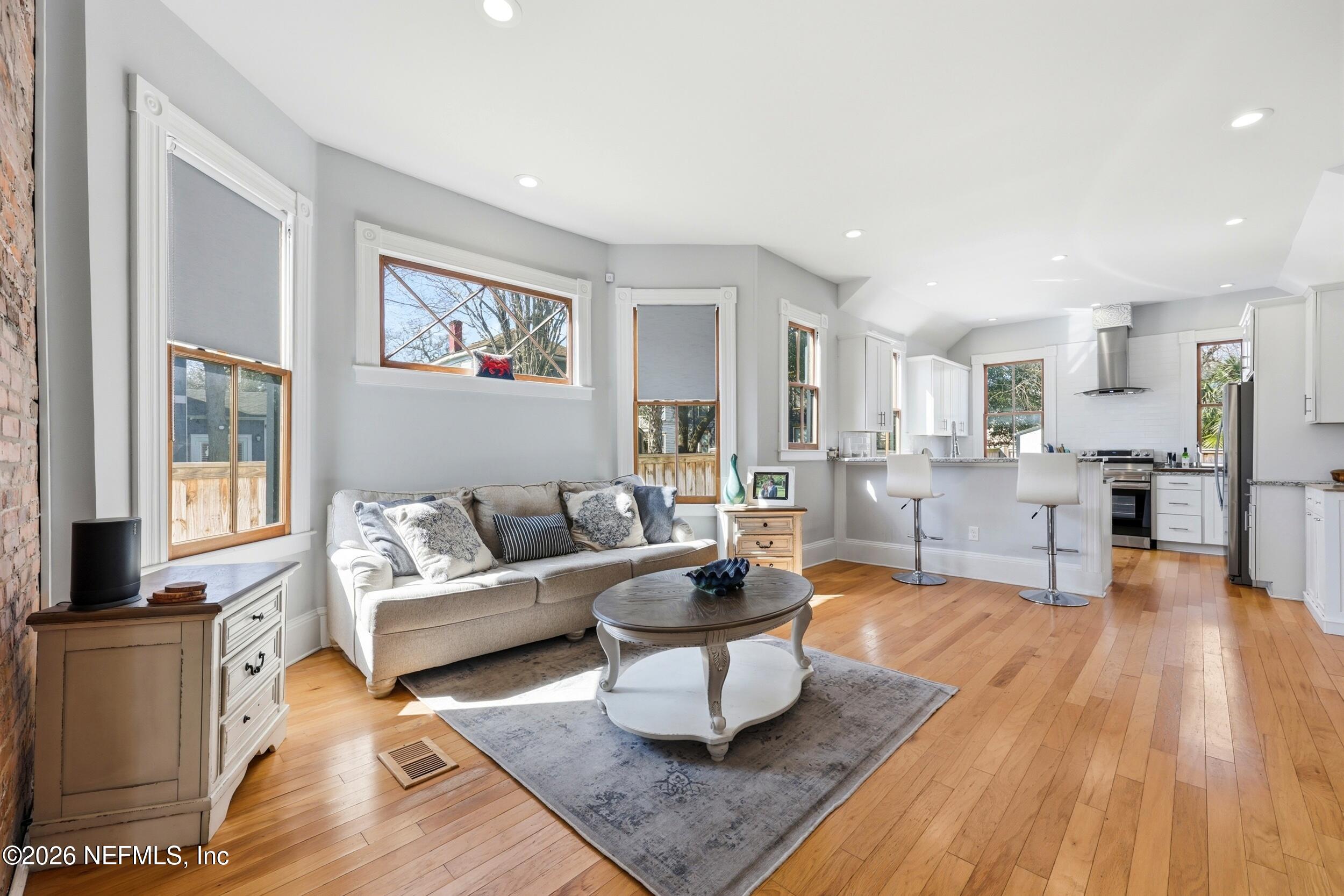 1614 N MARKET Street