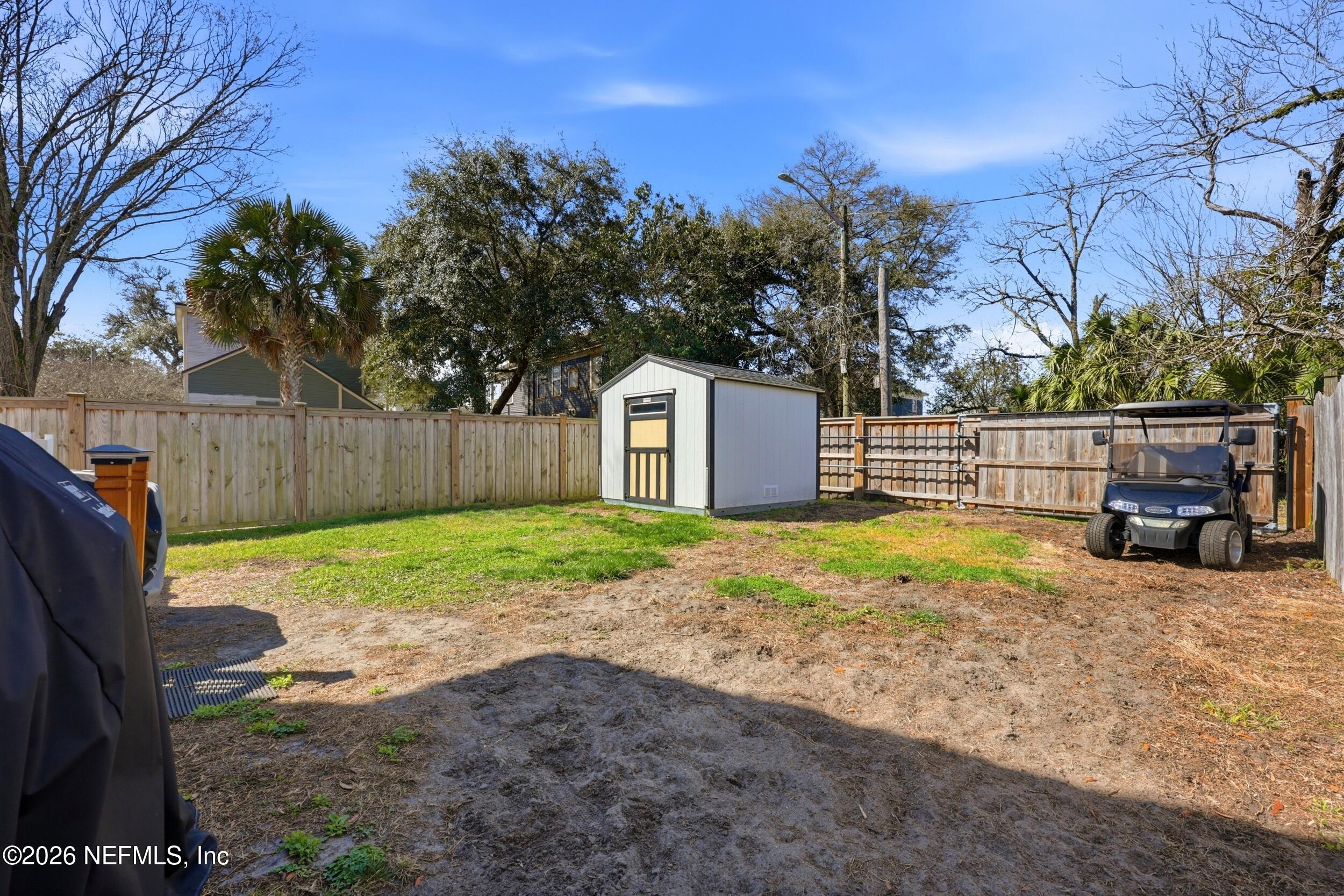 1614 N MARKET Street