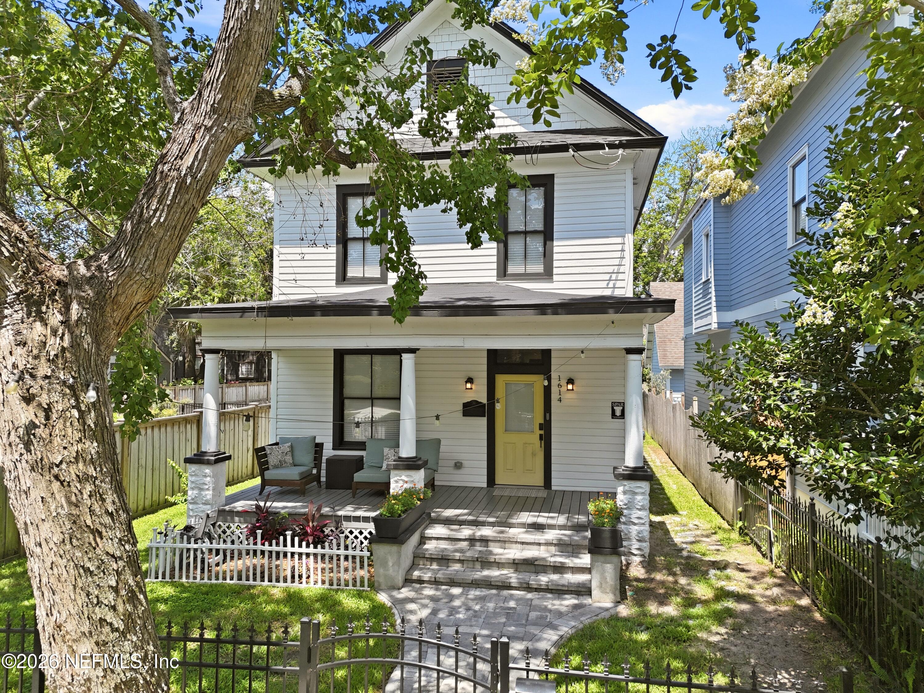 1614 N MARKET Street