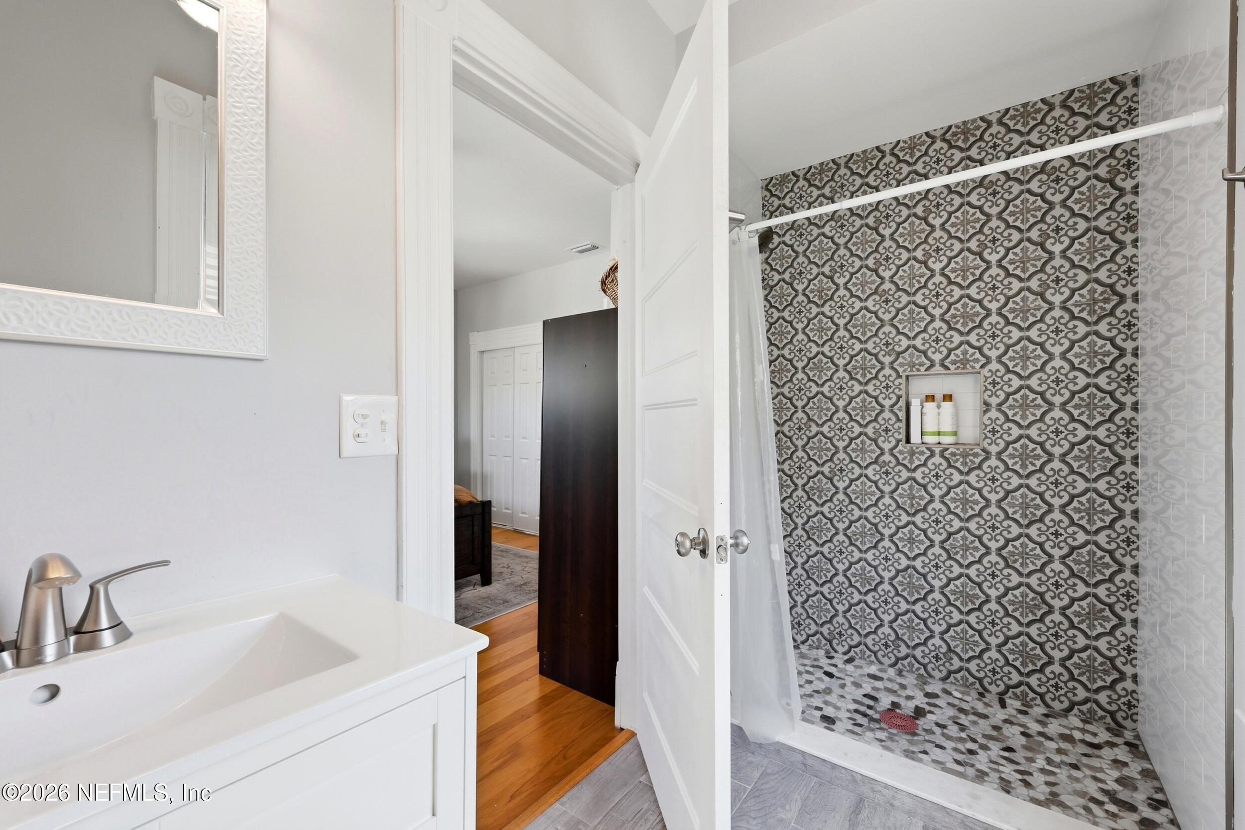 1614 N MARKET Street