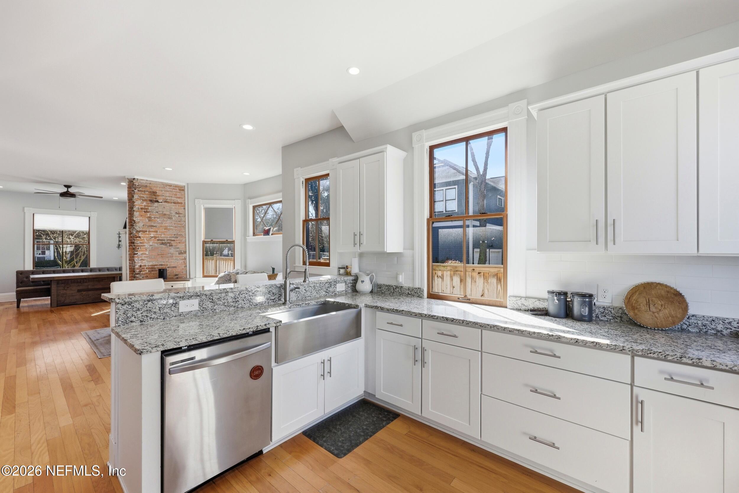 1614 N MARKET Street