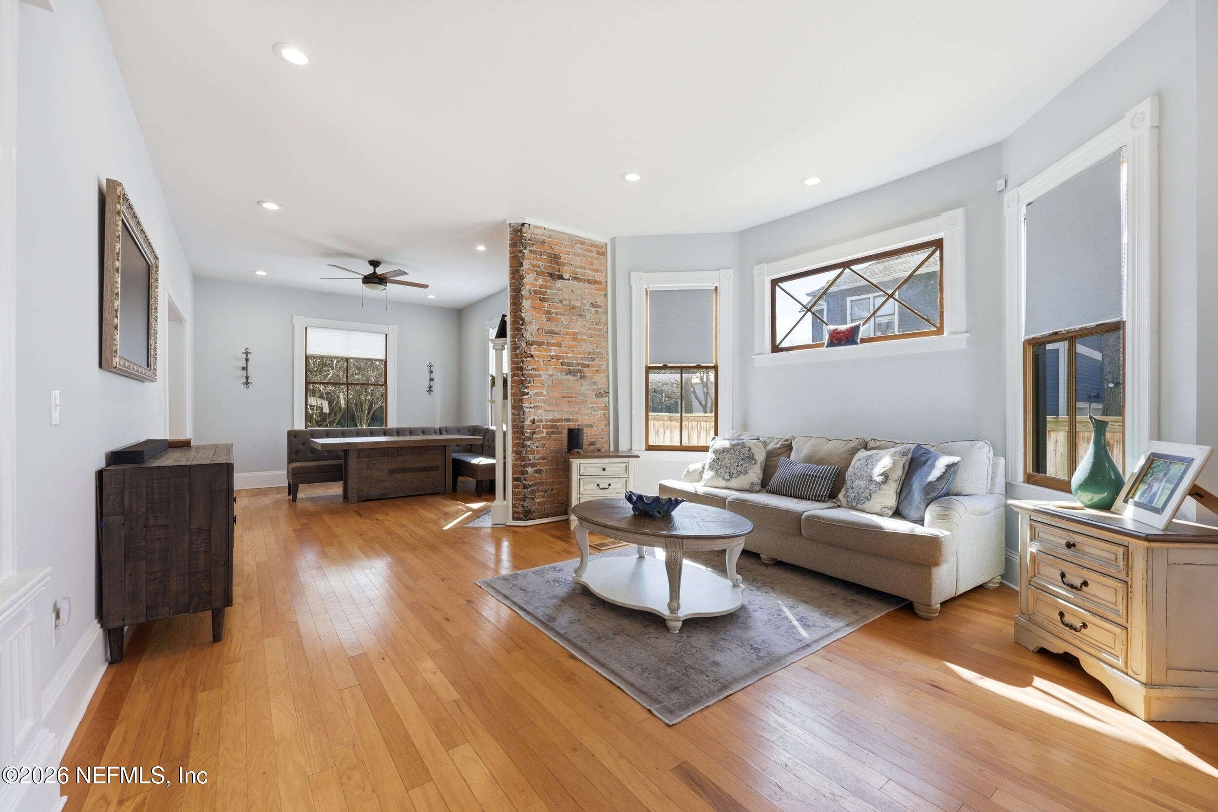 1614 N MARKET Street