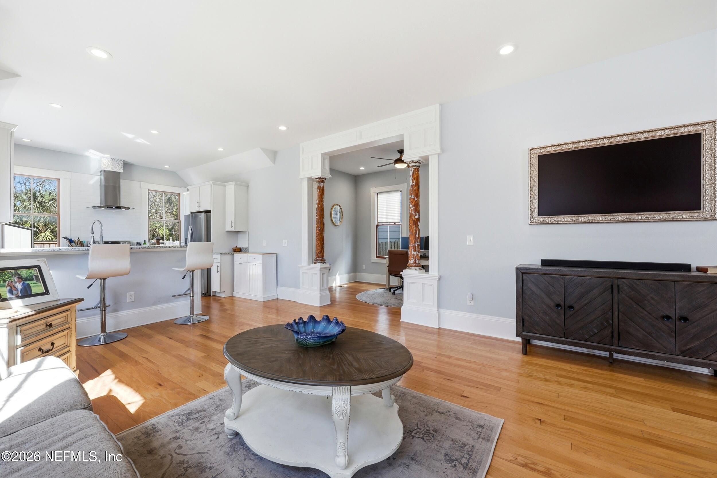 1614 N MARKET Street