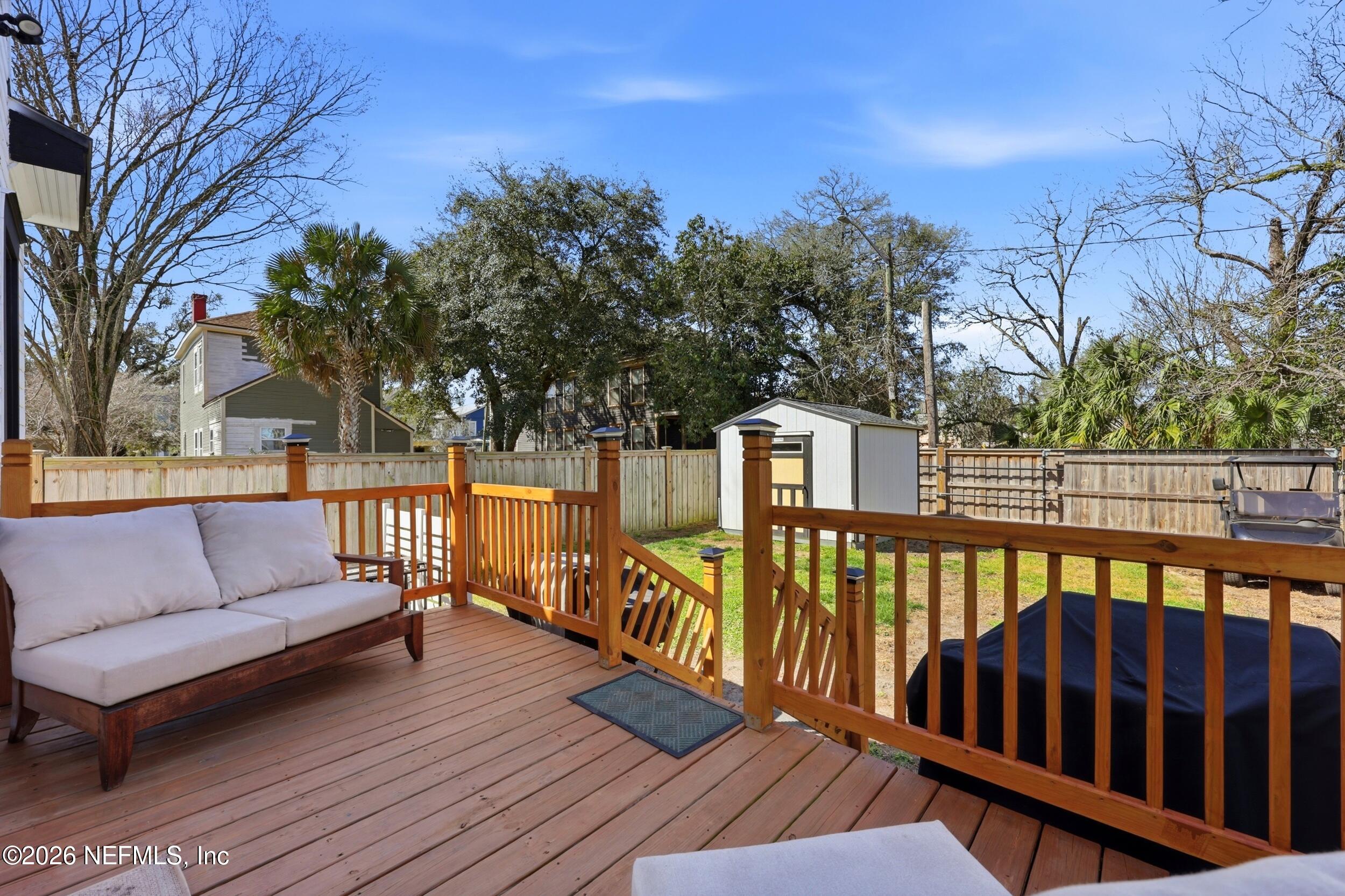 1614 N MARKET Street