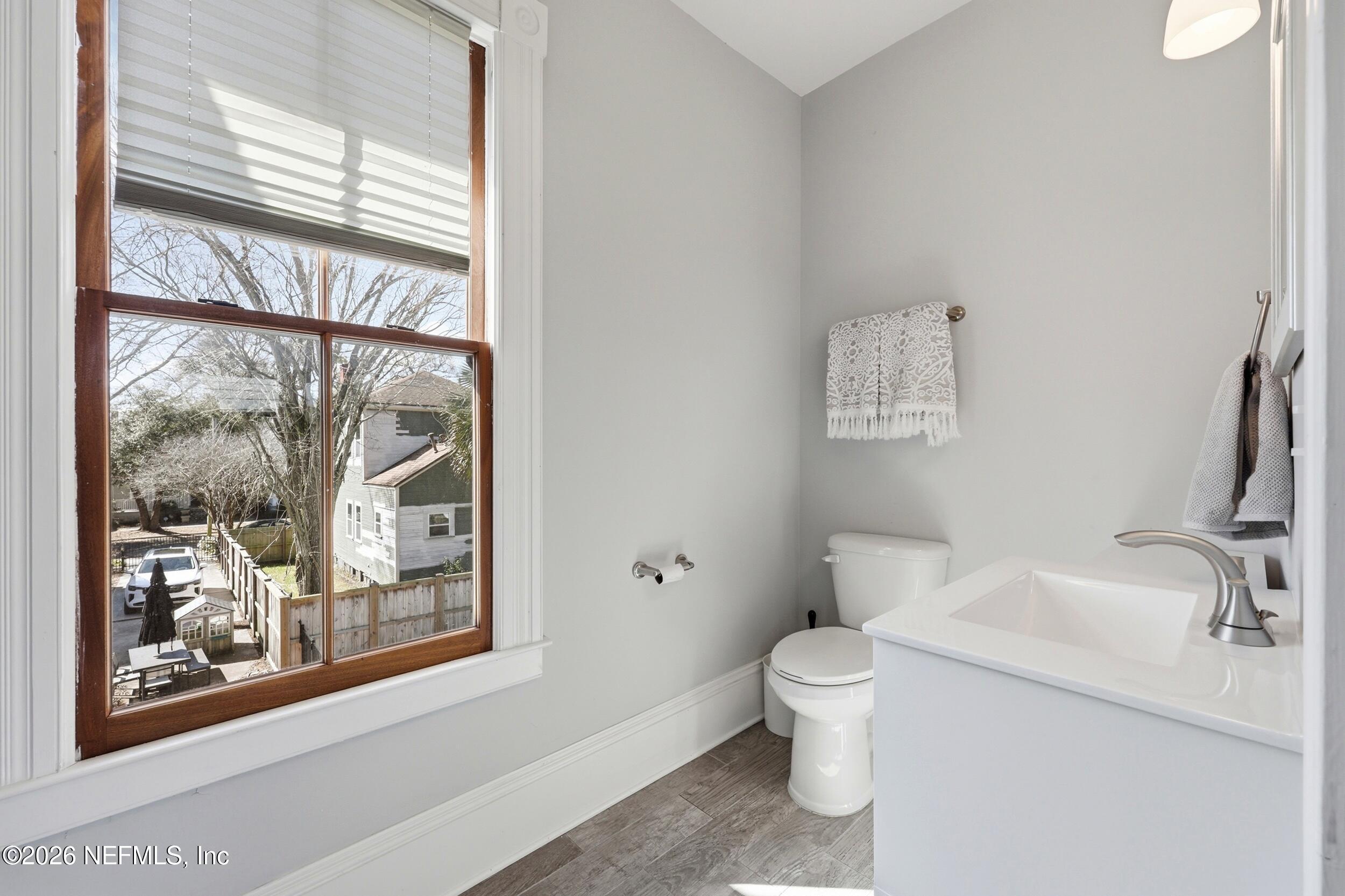 1614 N MARKET Street