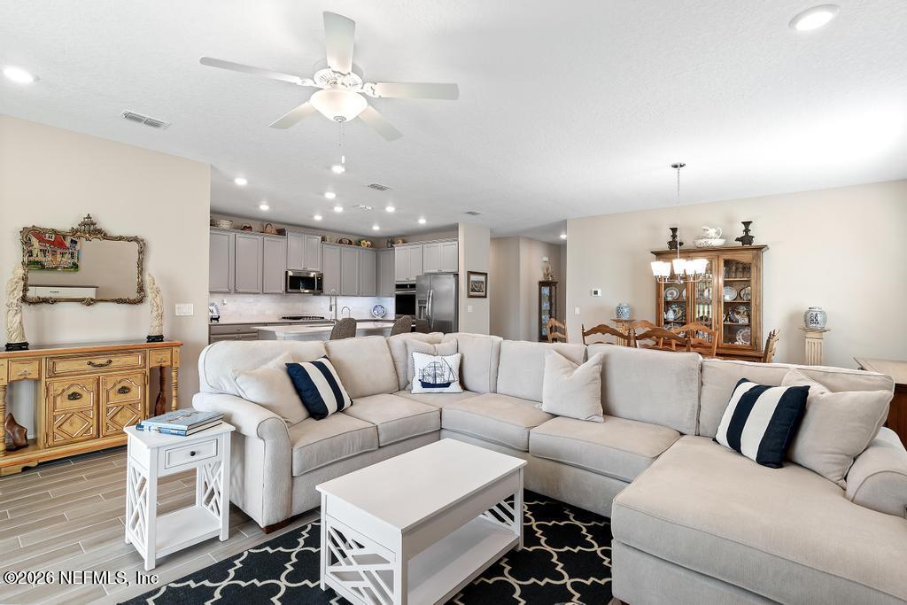 25 QUOTA Circle, St. Johns