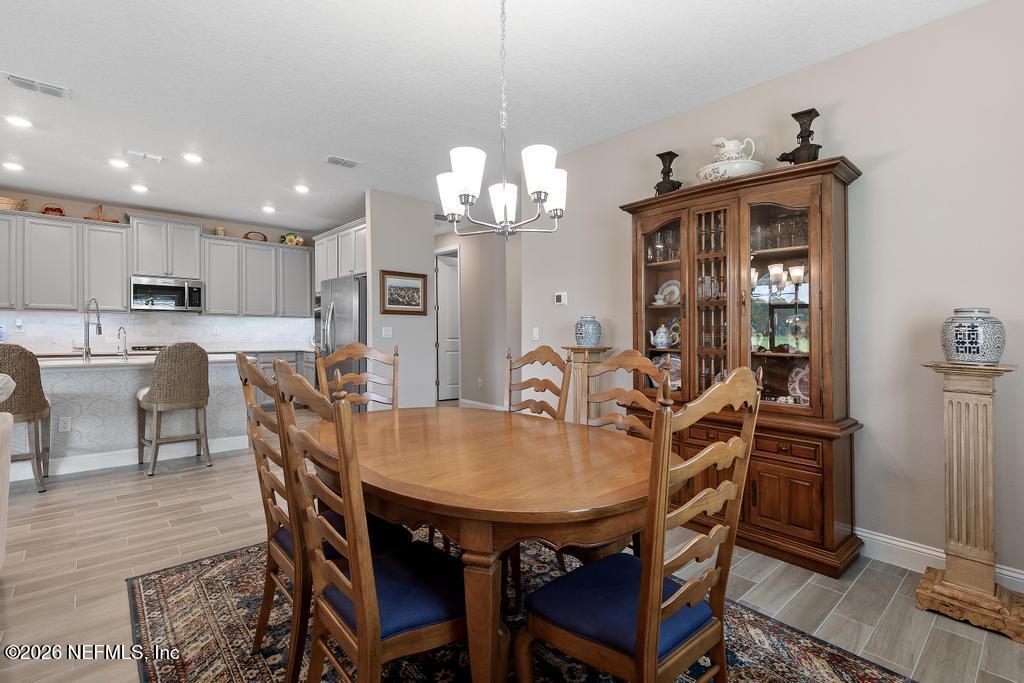 25 QUOTA Circle, St. Johns