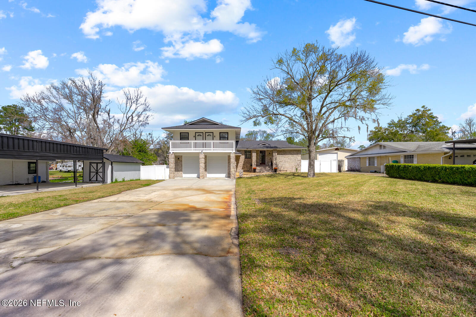 5695 HYDE PARK Circle