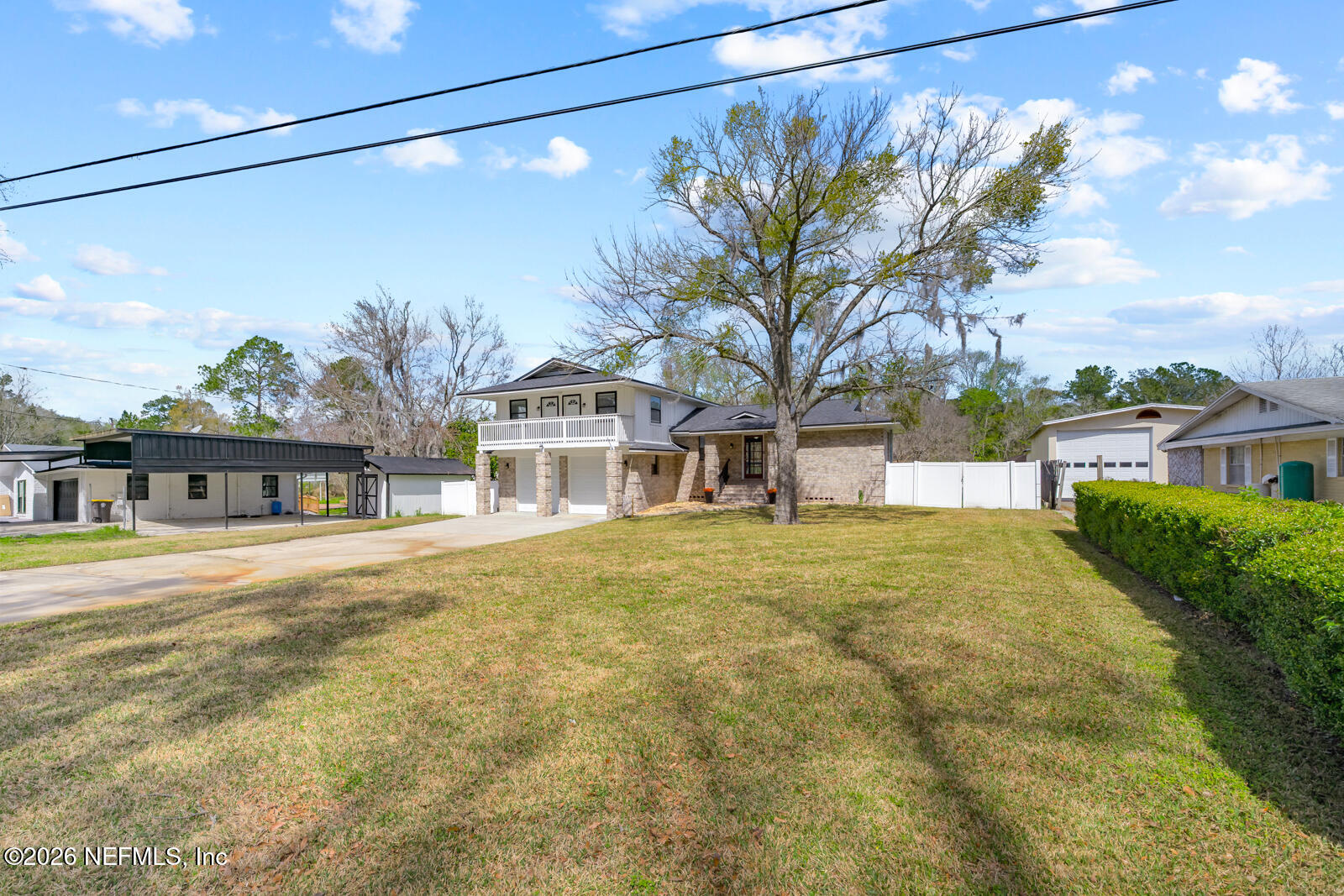 5695 HYDE PARK Circle