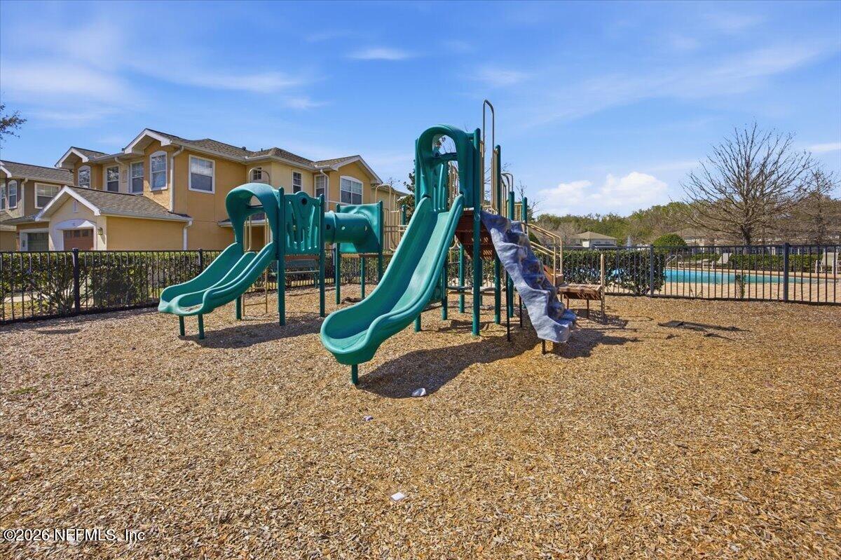 8550 ARGYLE BUSINESS Loop 208