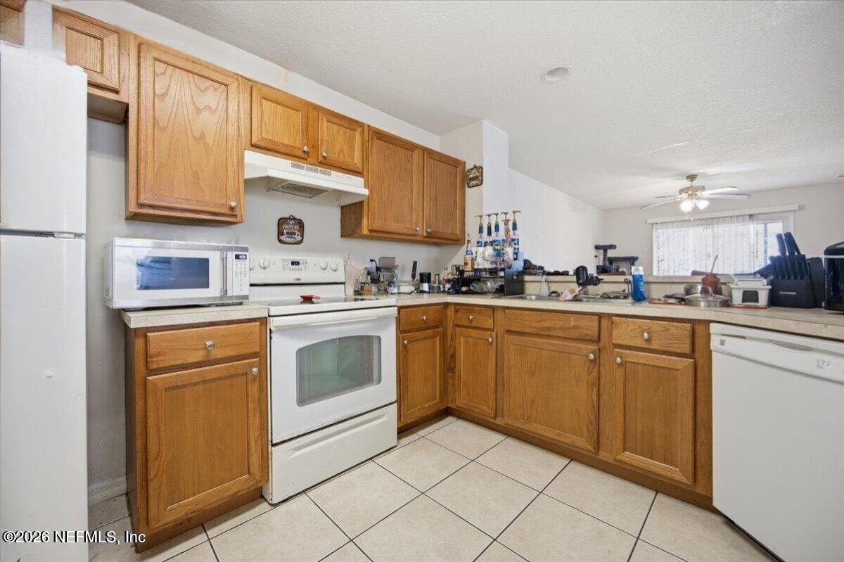 8550 ARGYLE BUSINESS Loop 208