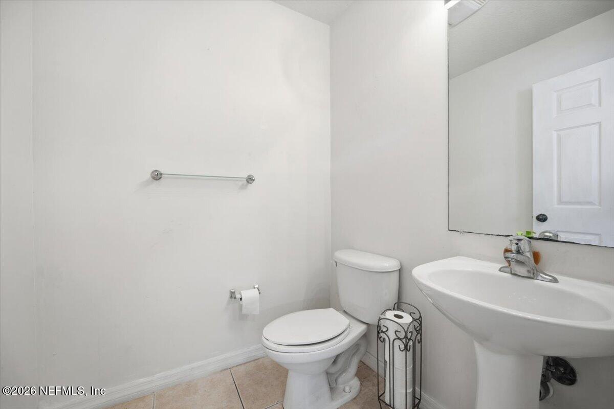 8550 ARGYLE BUSINESS Loop 208