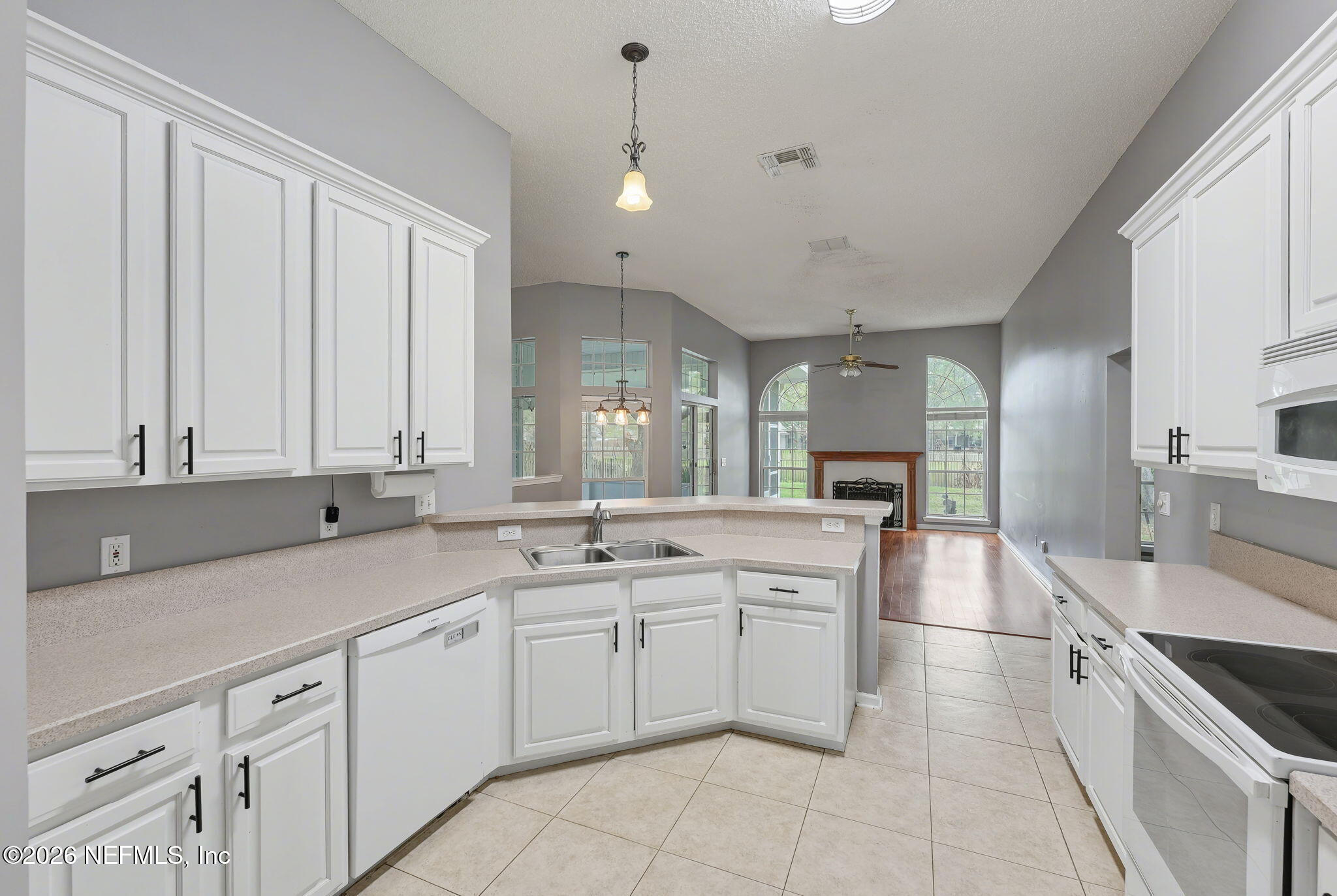 276 VILLAGE GREEN Avenue, St. Johns