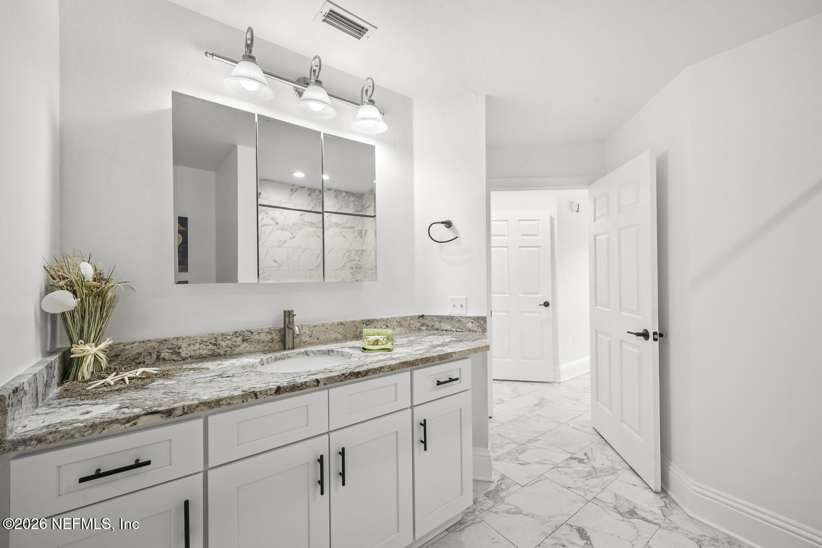 3591 KERNAN Boulevard S 806