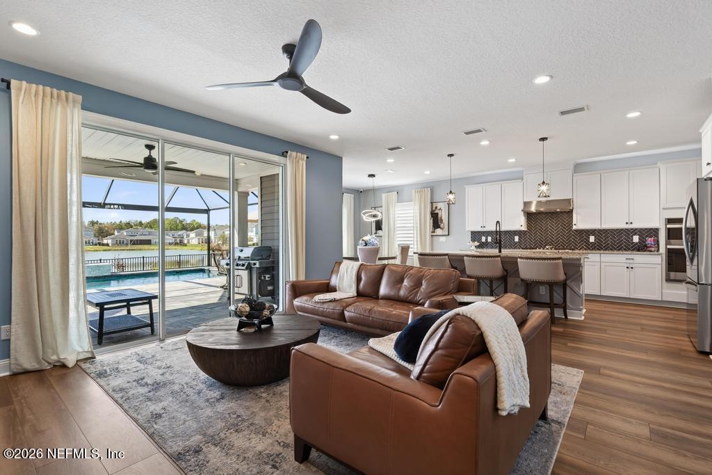 240 RANCH LAND Circle, St. Johns