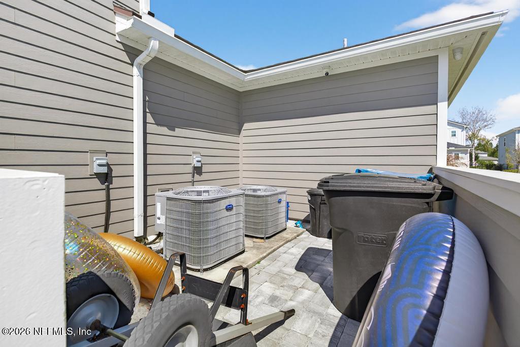 240 RANCH LAND Circle, St. Johns