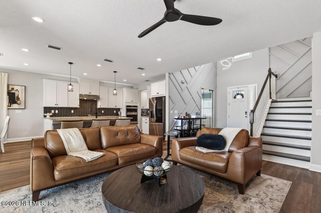 240 RANCH LAND Circle, St. Johns
