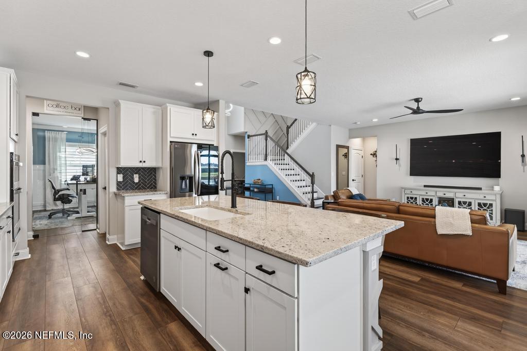 240 RANCH LAND Circle, St. Johns